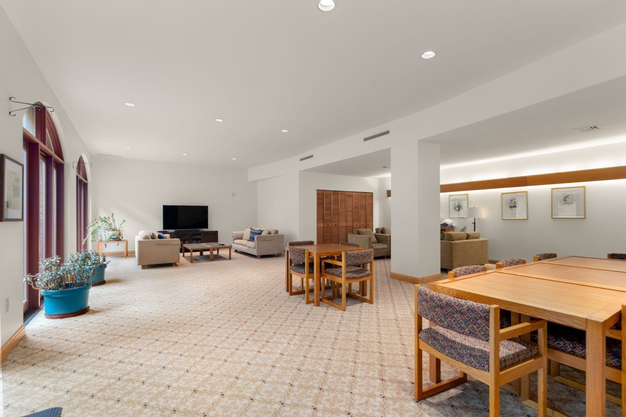 Condominium at 100 Keyes Rd # 304, Concord MA 01742, Concord, photo 16 of 19