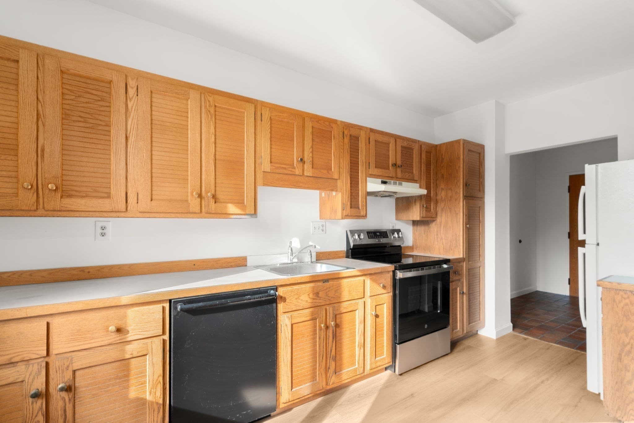 Condominium at 100 Keyes Rd # 304, Concord MA 01742, Concord, photo 7 of 19