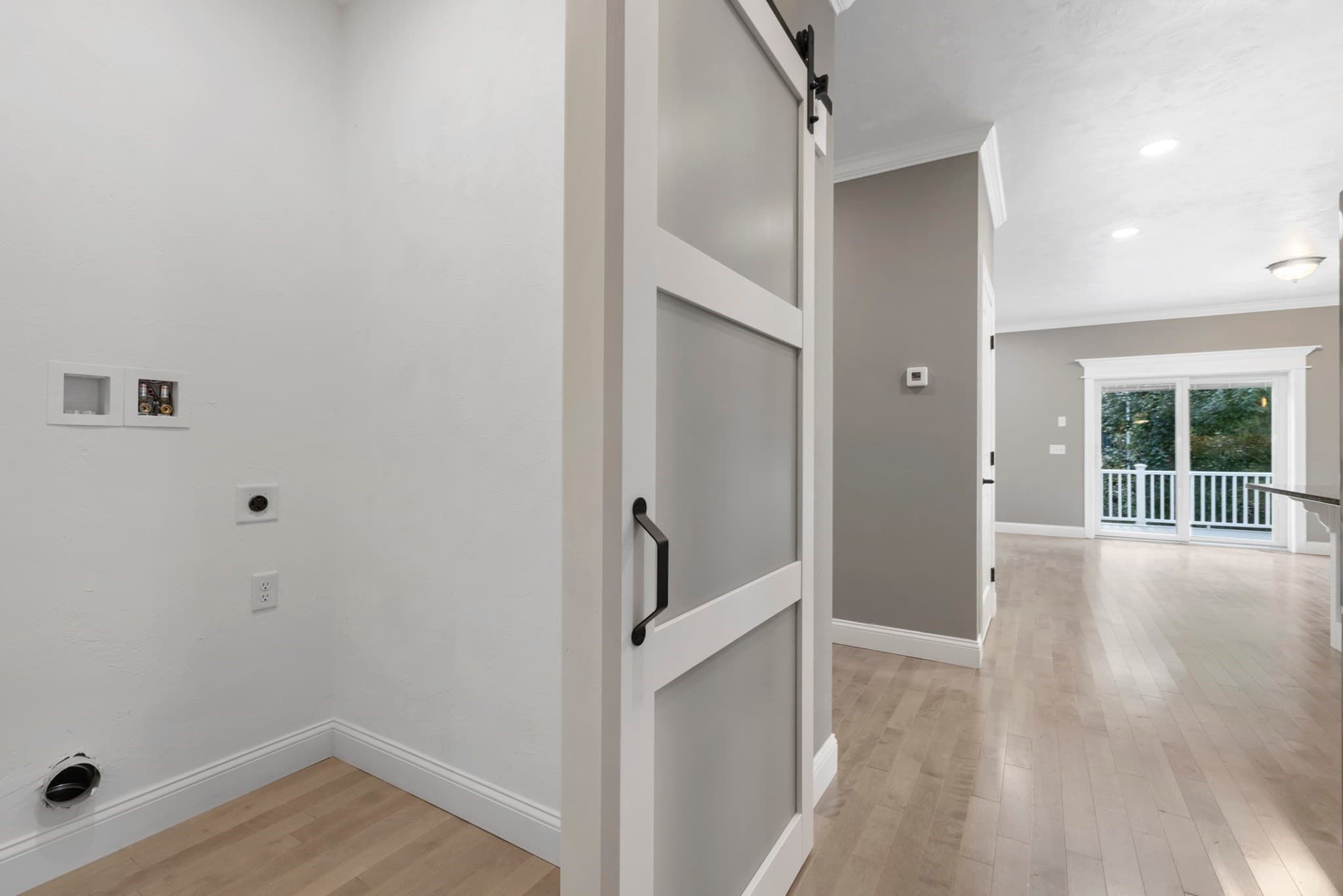 Single Family Residence at 24 Cooper Rd, Webster MA 01570, Webster, photo 7 of 39