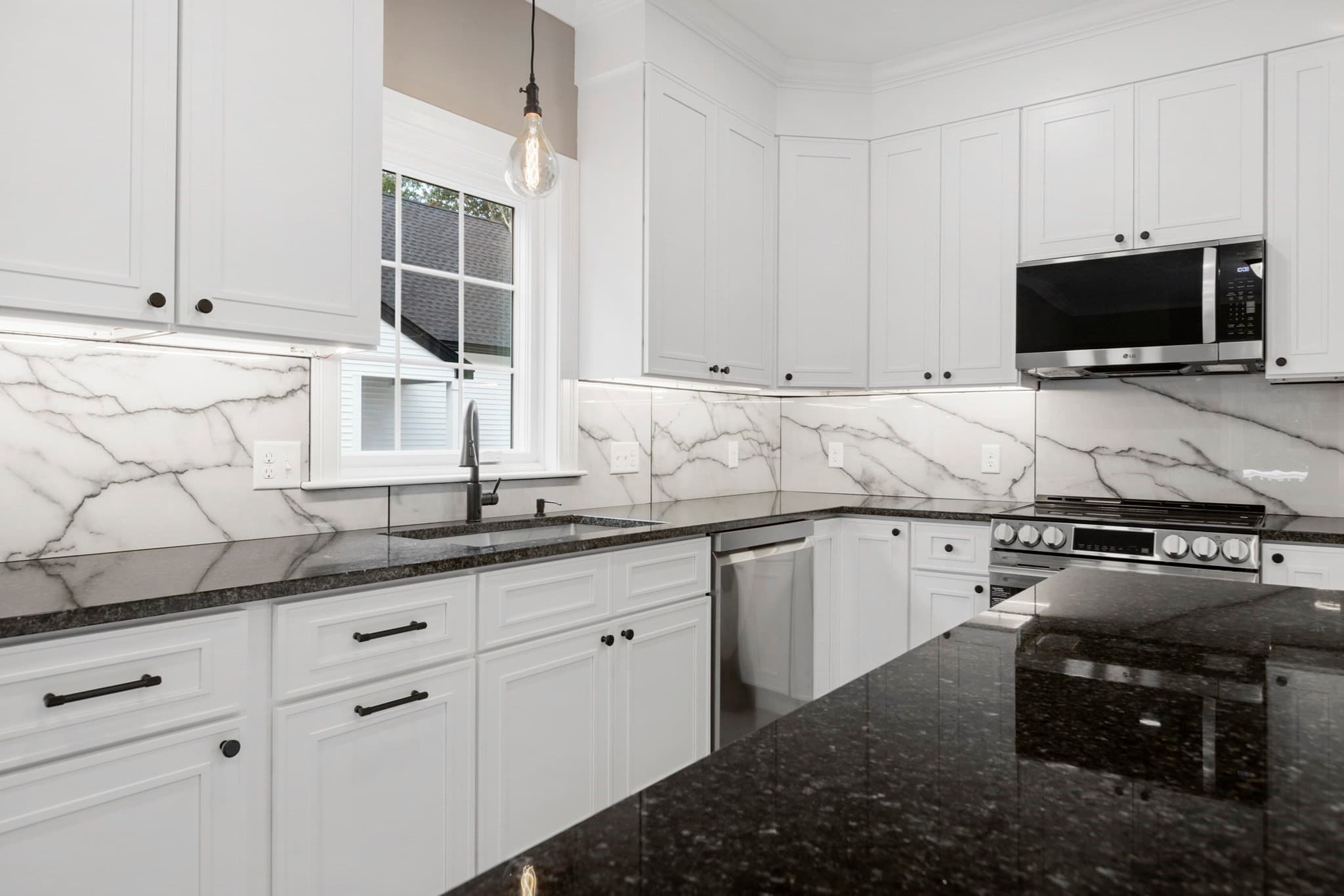 Single Family Residence at 24 Cooper Rd, Webster MA 01570, Webster, photo 5 of 39