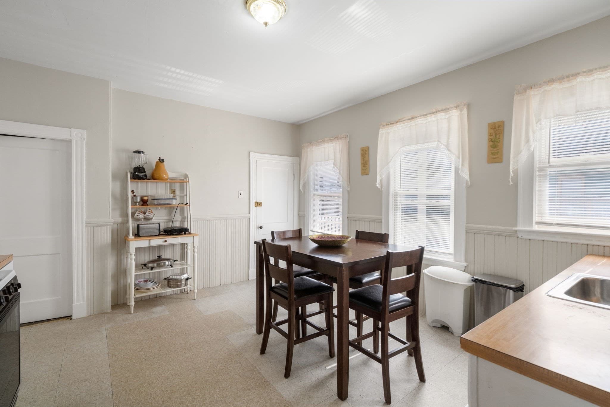 3 Family at 968 River St, Boston MA 02136, Boston, photo 5 of 17