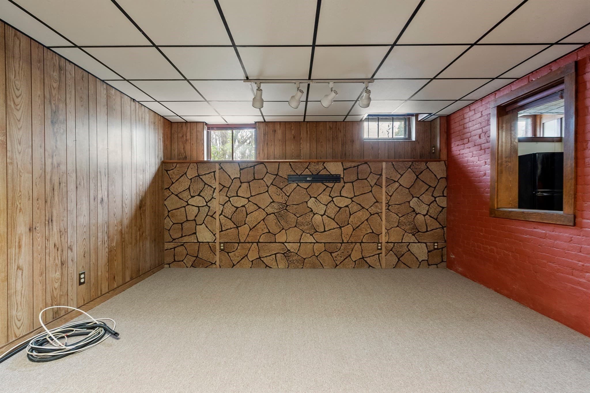 Single Family Residence at 265 Pine St, Gardner MA 01440, Gardner, photo 28 of 35