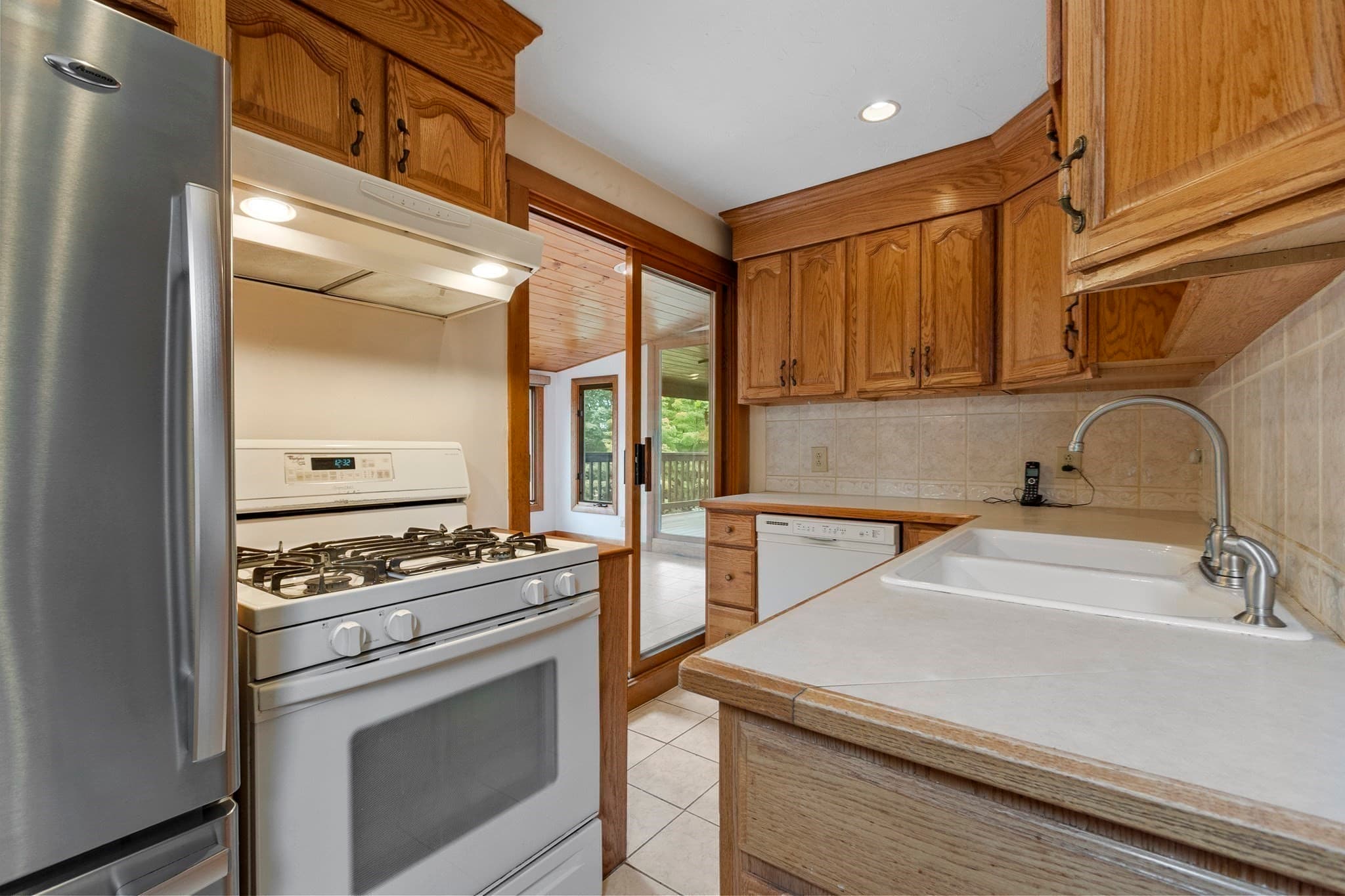 Single Family Residence at 265 Pine St, Gardner MA 01440, Gardner, photo 18 of 35