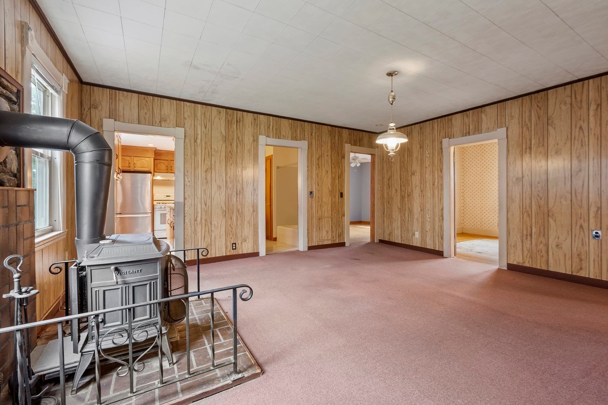 Single Family Residence at 265 Pine St, Gardner MA 01440, Gardner, photo 11 of 35