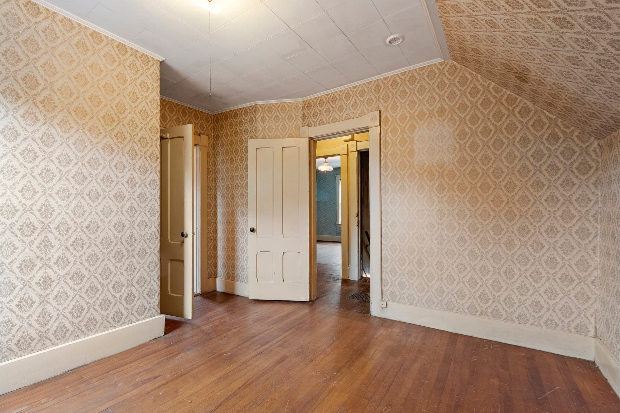Single Family Residence at 265 Pine St, Gardner MA 01440, Gardner, photo 21 of 35