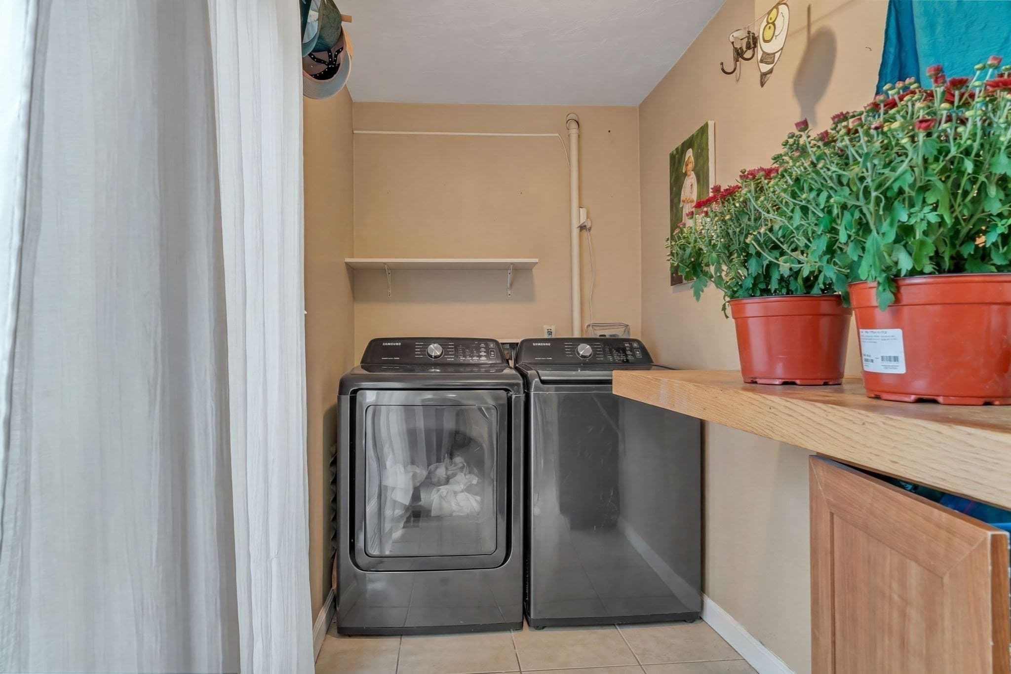 Single Family Residence at 25 Fuller Pl, Mansfield MA 02048, Mansfield, photo 12 of 30