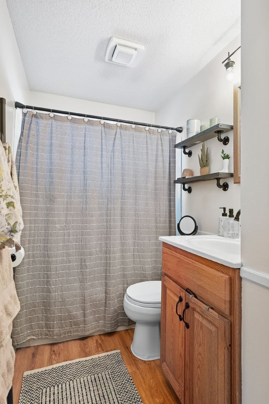 Single Family Residence at 21 Circuit Ave, Ludlow MA 01056, Ludlow, photo 13 of 31