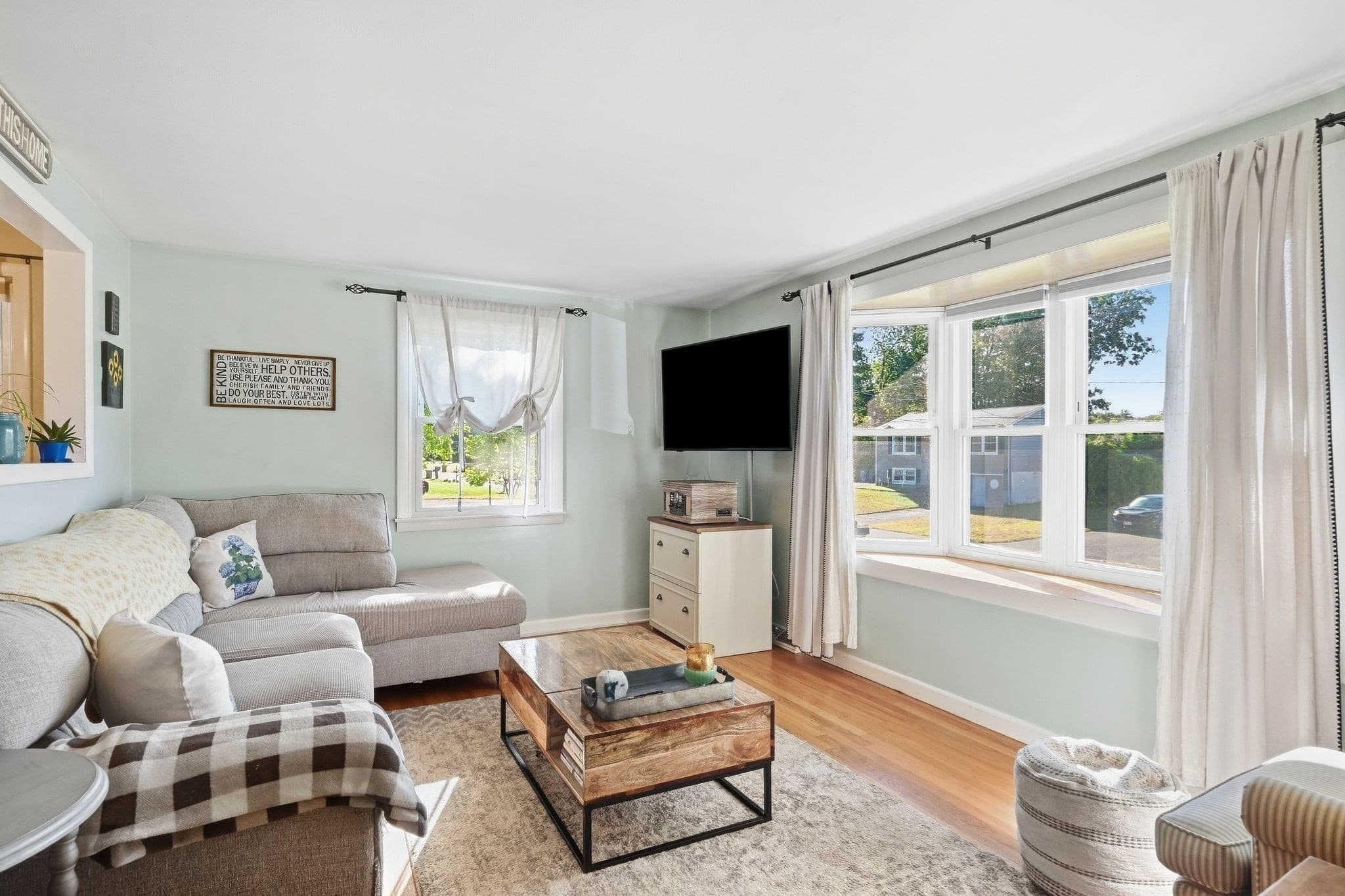Single Family Residence at 21 Circuit Ave, Ludlow MA 01056, Ludlow, photo 5 of 31