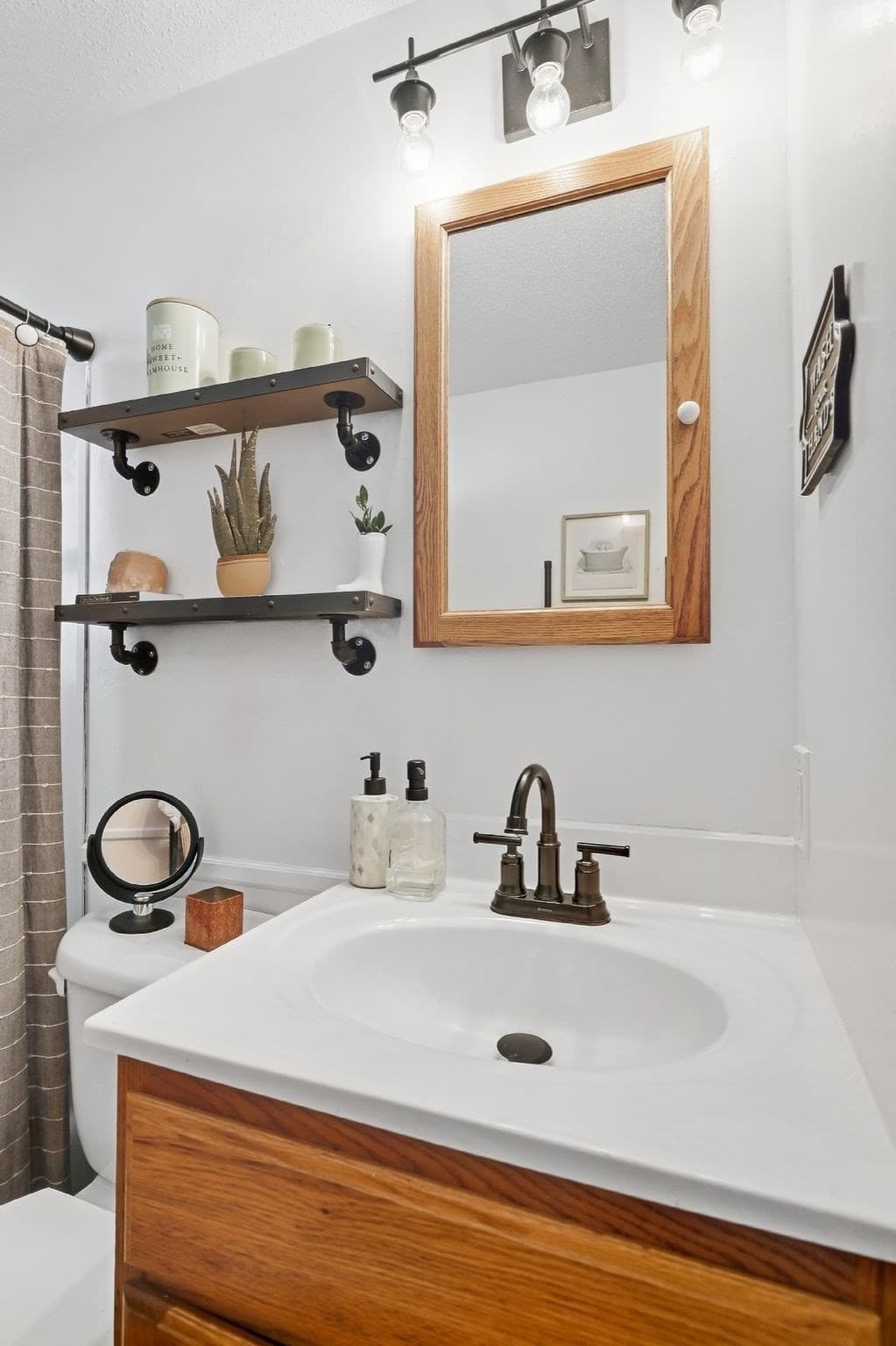 Single Family Residence at 21 Circuit Ave, Ludlow MA 01056, Ludlow, photo 14 of 31
