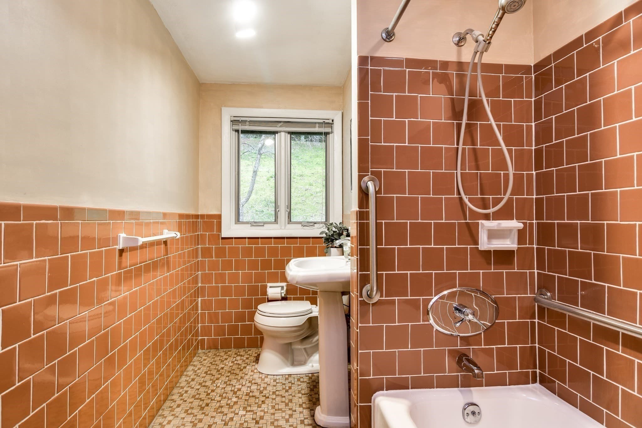 Single Family Residence at 29 Eisenhower Road, Framingham MA 01701, Framingham, photo 12 of 27