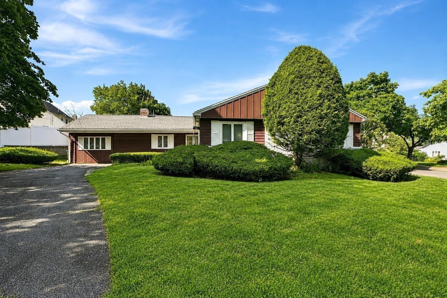 69 Maynard St, Newton MA 02465