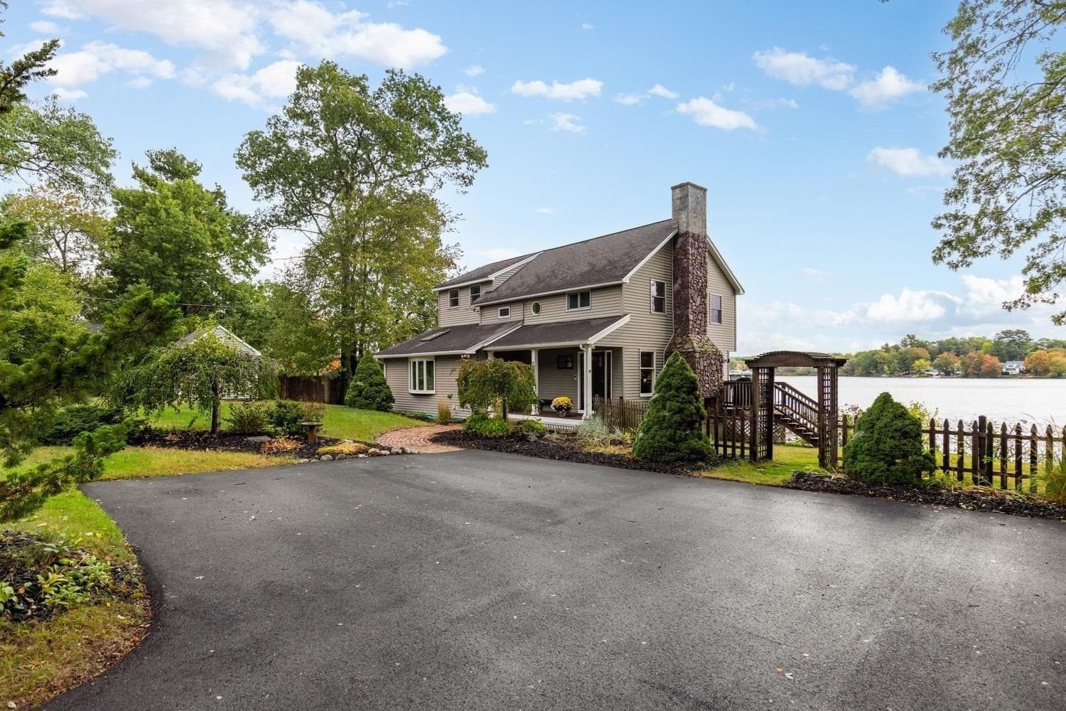 Single Family Residence at 35 Lakeside Blvd, North Reading MA 01864, North Reading, photo 2 of 42