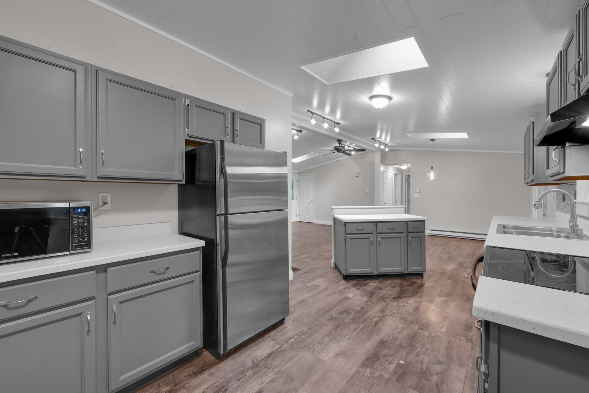 Single Family Residence at 139 Podunk Rd, Sturbridge MA 01566, Sturbridge, photo 5 of 34