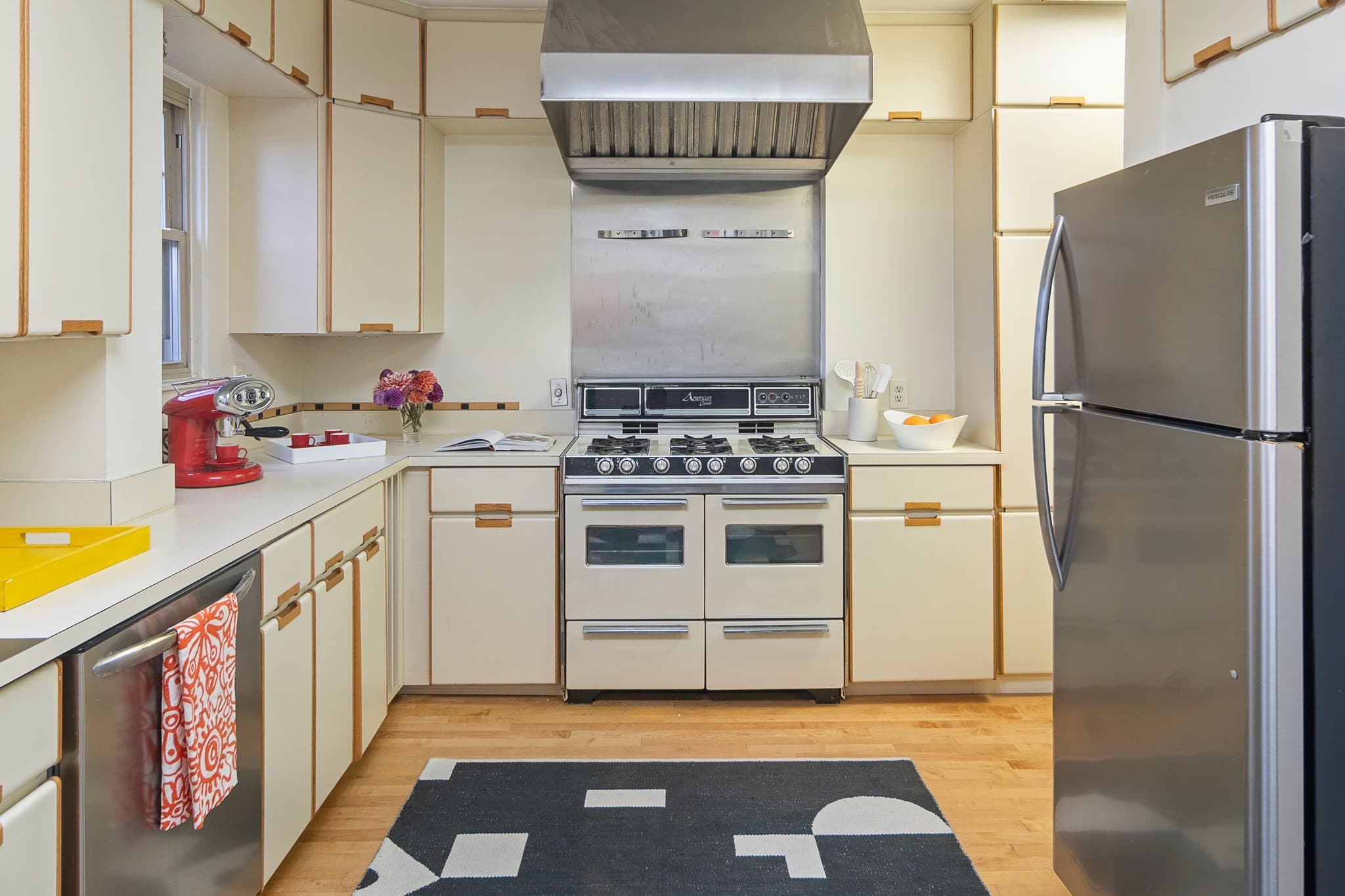 Condominium at 993 Memorial Drive # 603, Cambridge MA 02138, Cambridge, photo 9 of 25