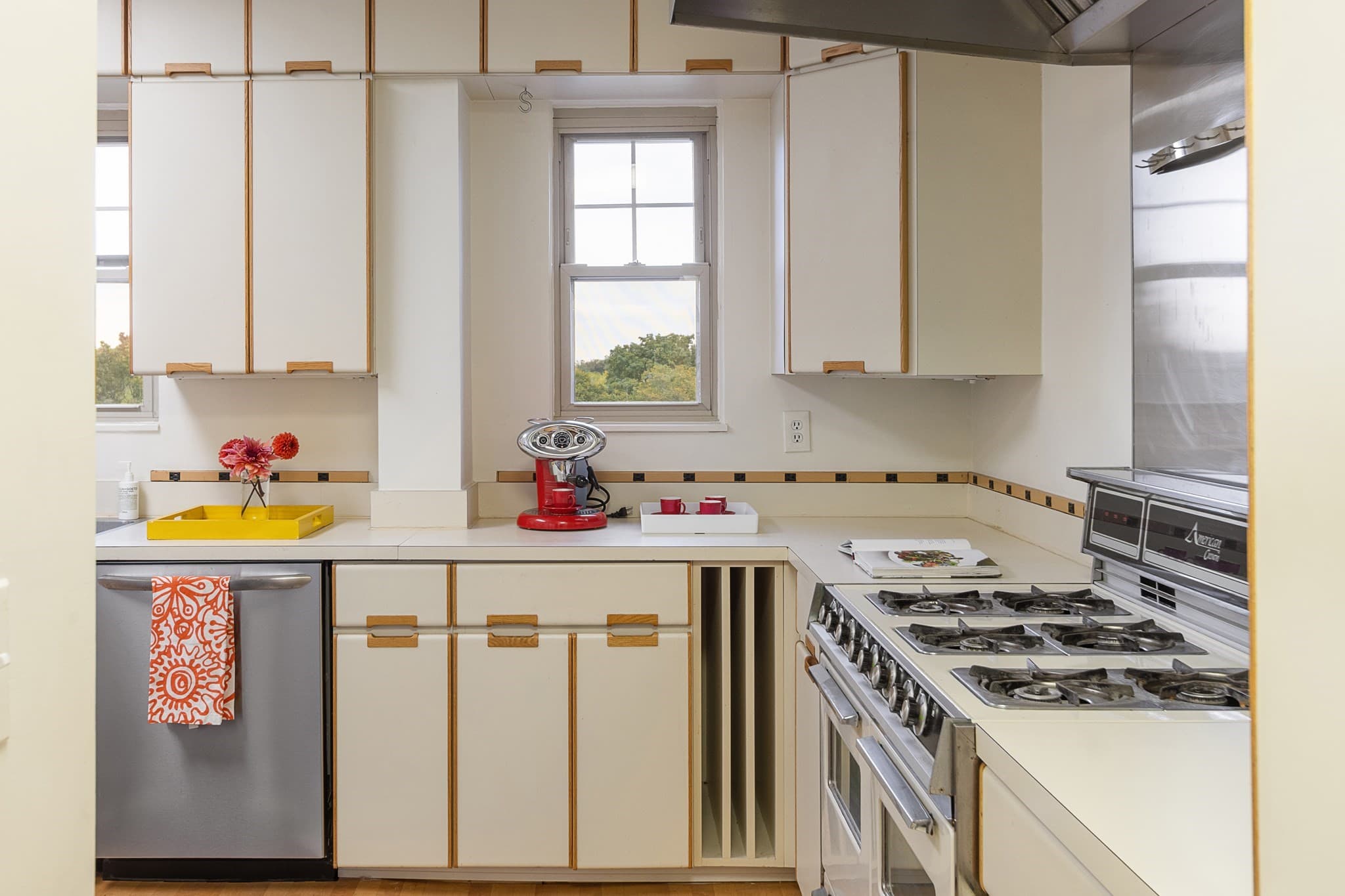 Condominium at 993 Memorial Drive # 603, Cambridge MA 02138, Cambridge, photo 10 of 25