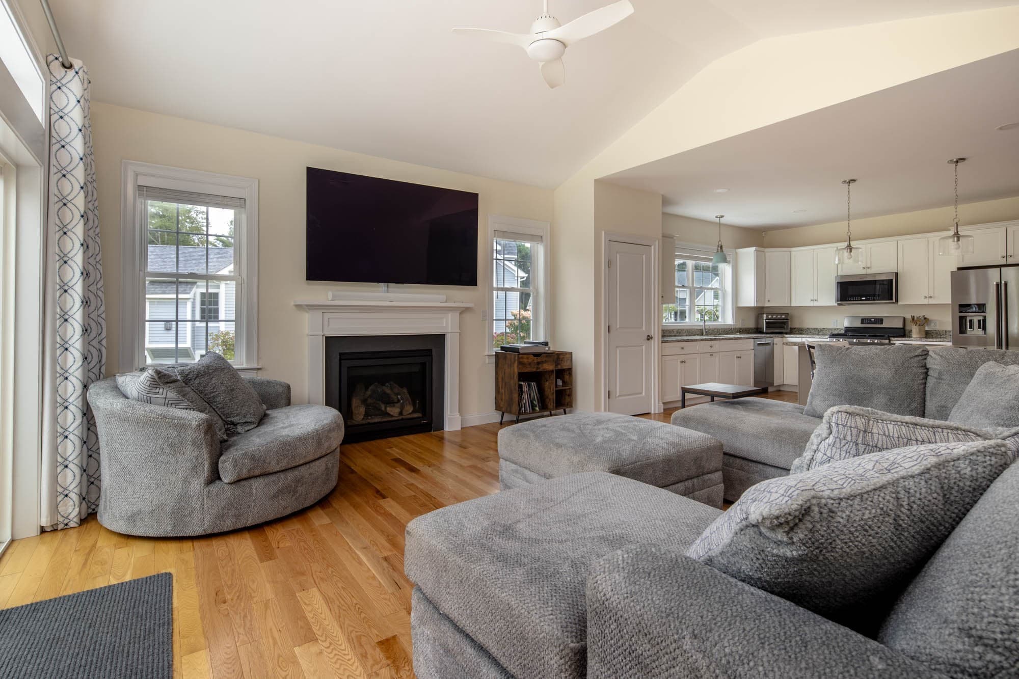 Single Family Residence at 31 Split Rock Ln, Mattapoisett MA 02739, Mattapoisett, photo 15 of 38