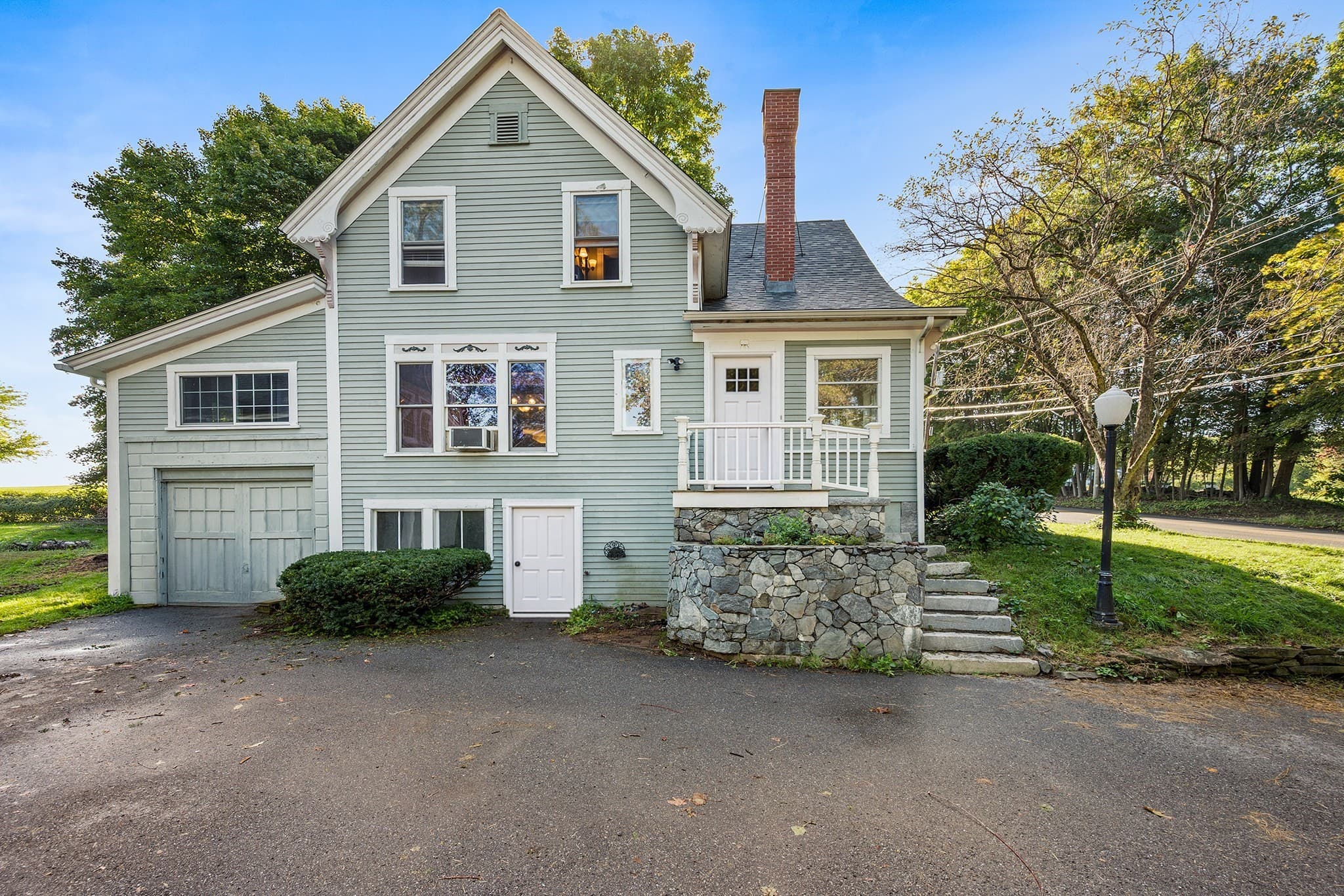 Single Family Residence at 161 Pleasant St, Lunenburg MA 01462, Lunenburg, photo 2 of 39