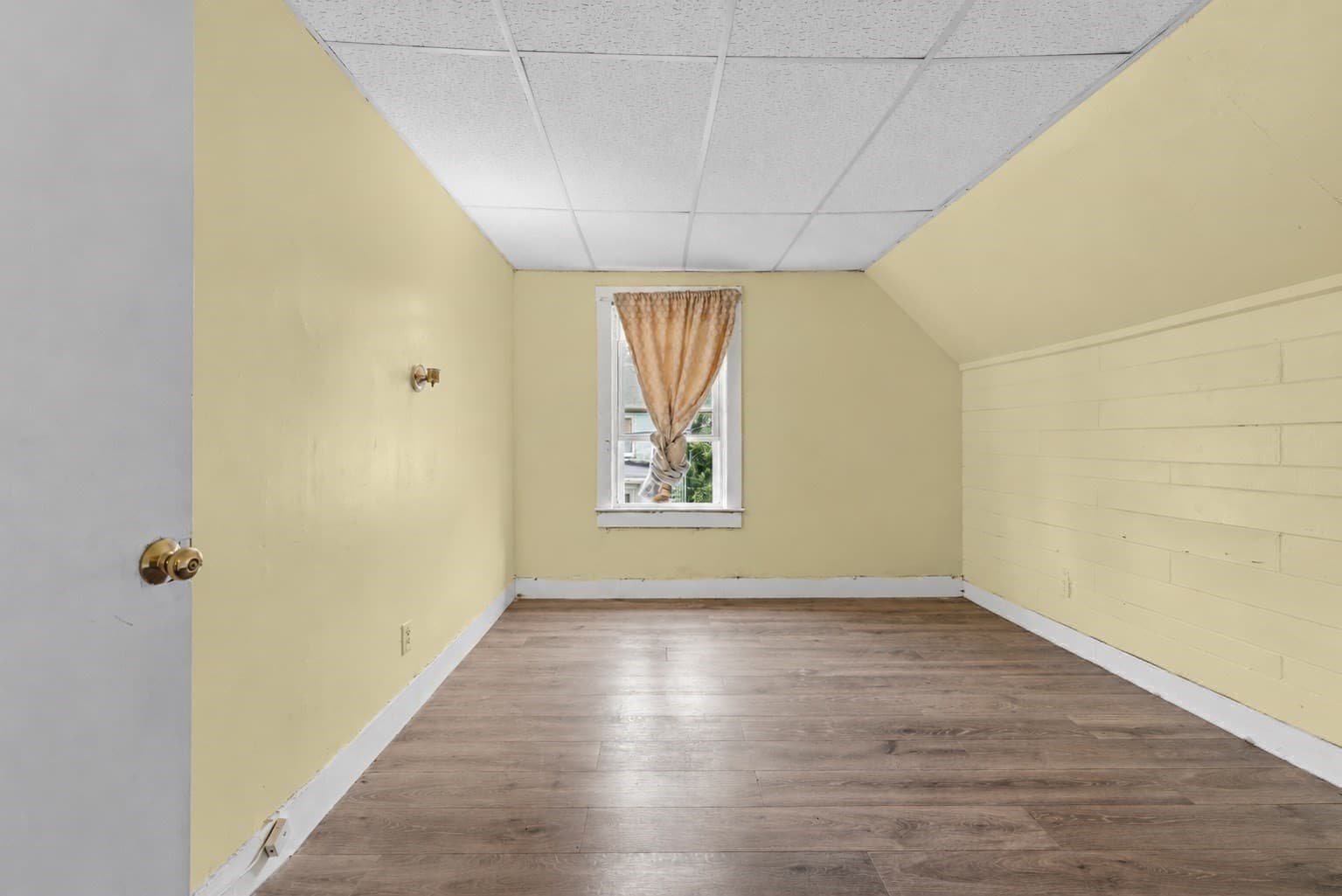 Single Family Residence at 96 Pierce St, New Bedford MA 02740, New Bedford, photo 21 of 23