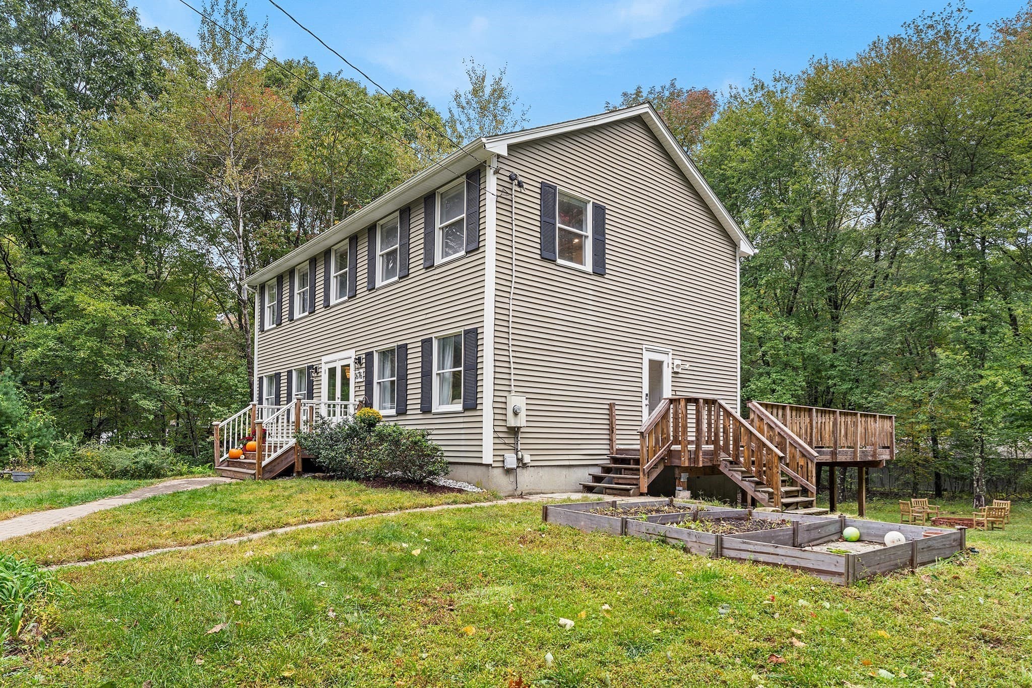Single Family Residence at 676 West St, Uxbridge MA 01569, Uxbridge, photo 2 of 41