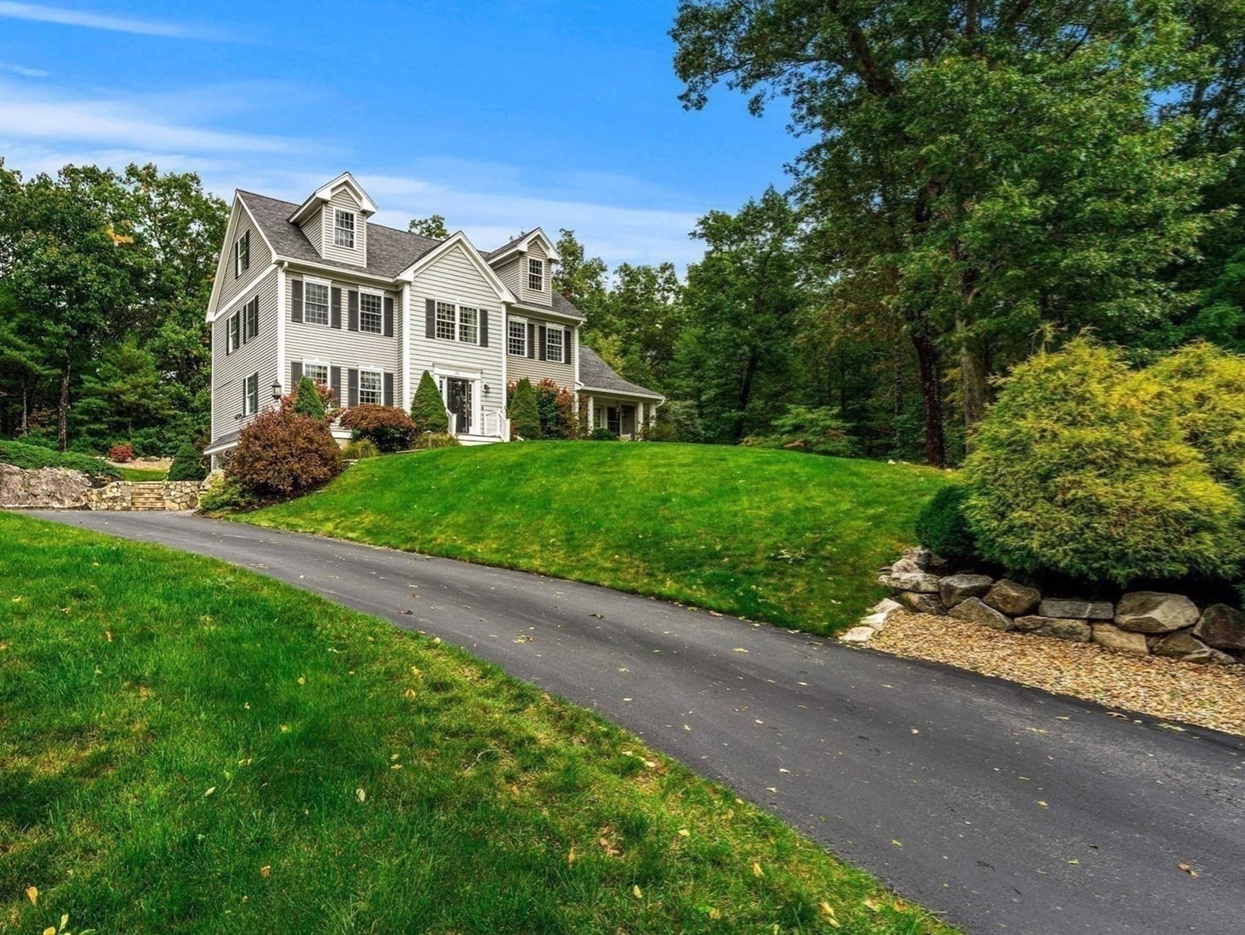 Single Family Residence at 190 Berry St, North Andover MA 01845, North Andover, photo 2 of 39