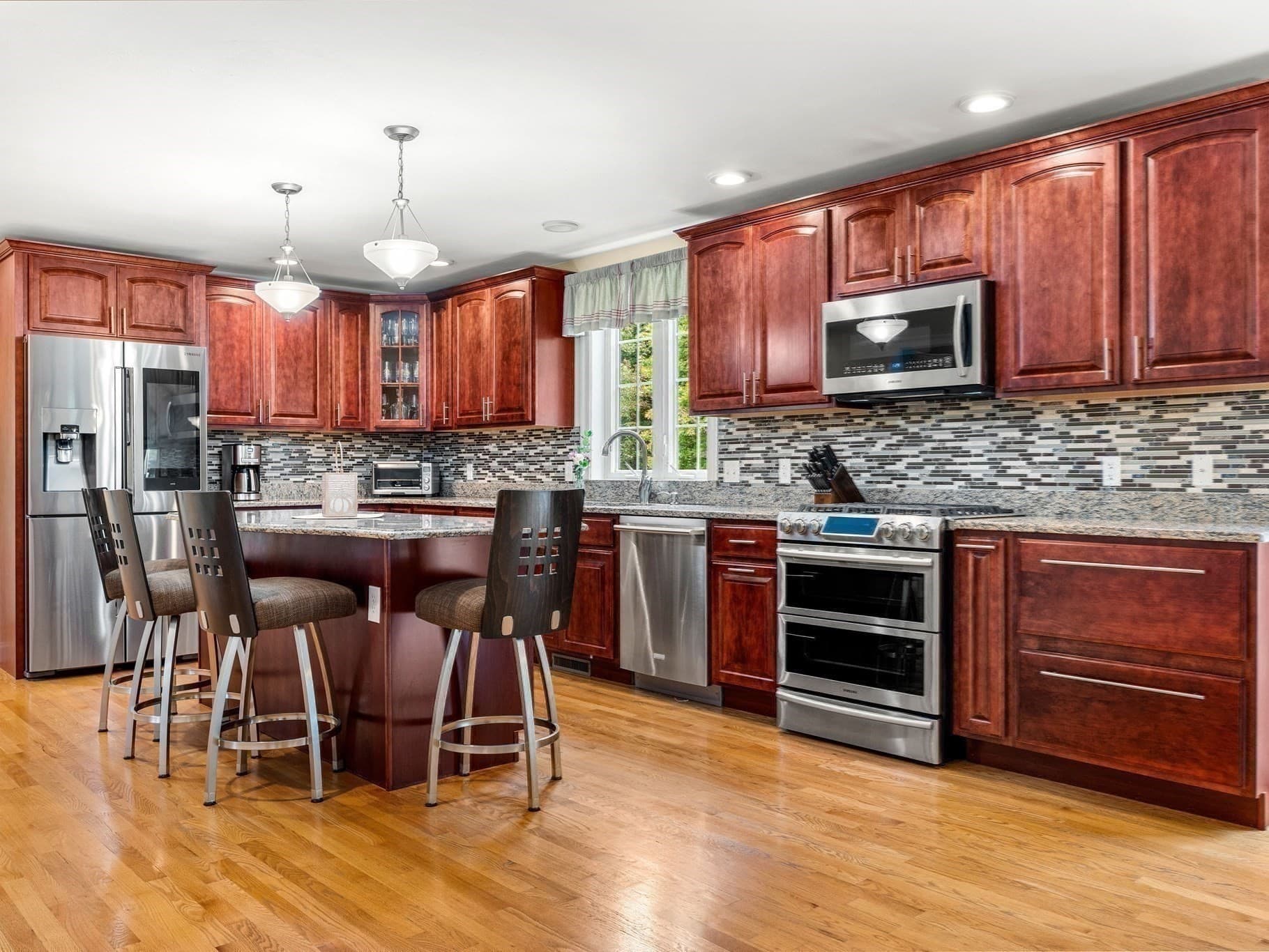 Single Family Residence at 190 Berry St, North Andover MA 01845, North Andover, photo 12 of 39