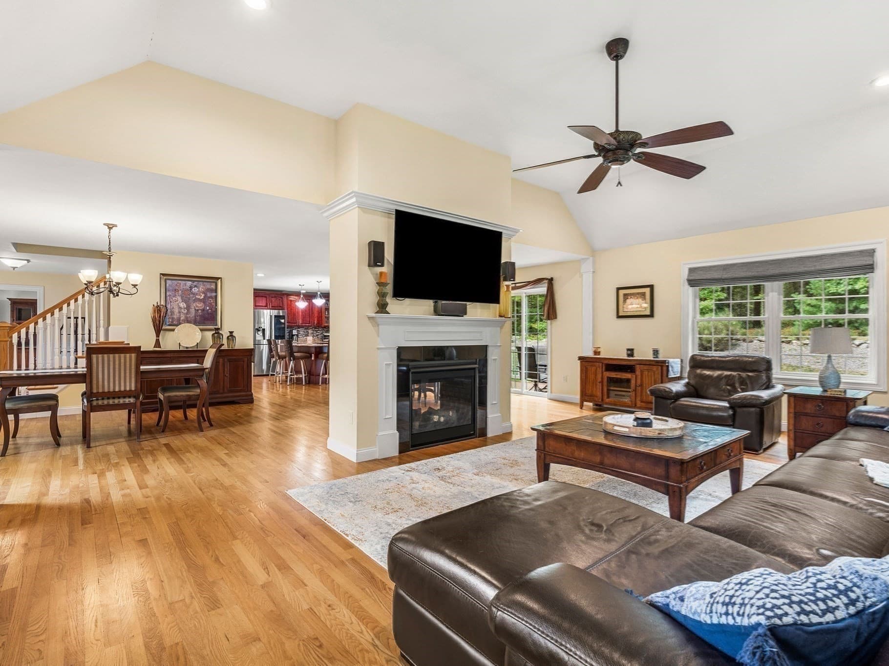 Single Family Residence at 190 Berry St, North Andover MA 01845, North Andover, photo 7 of 39