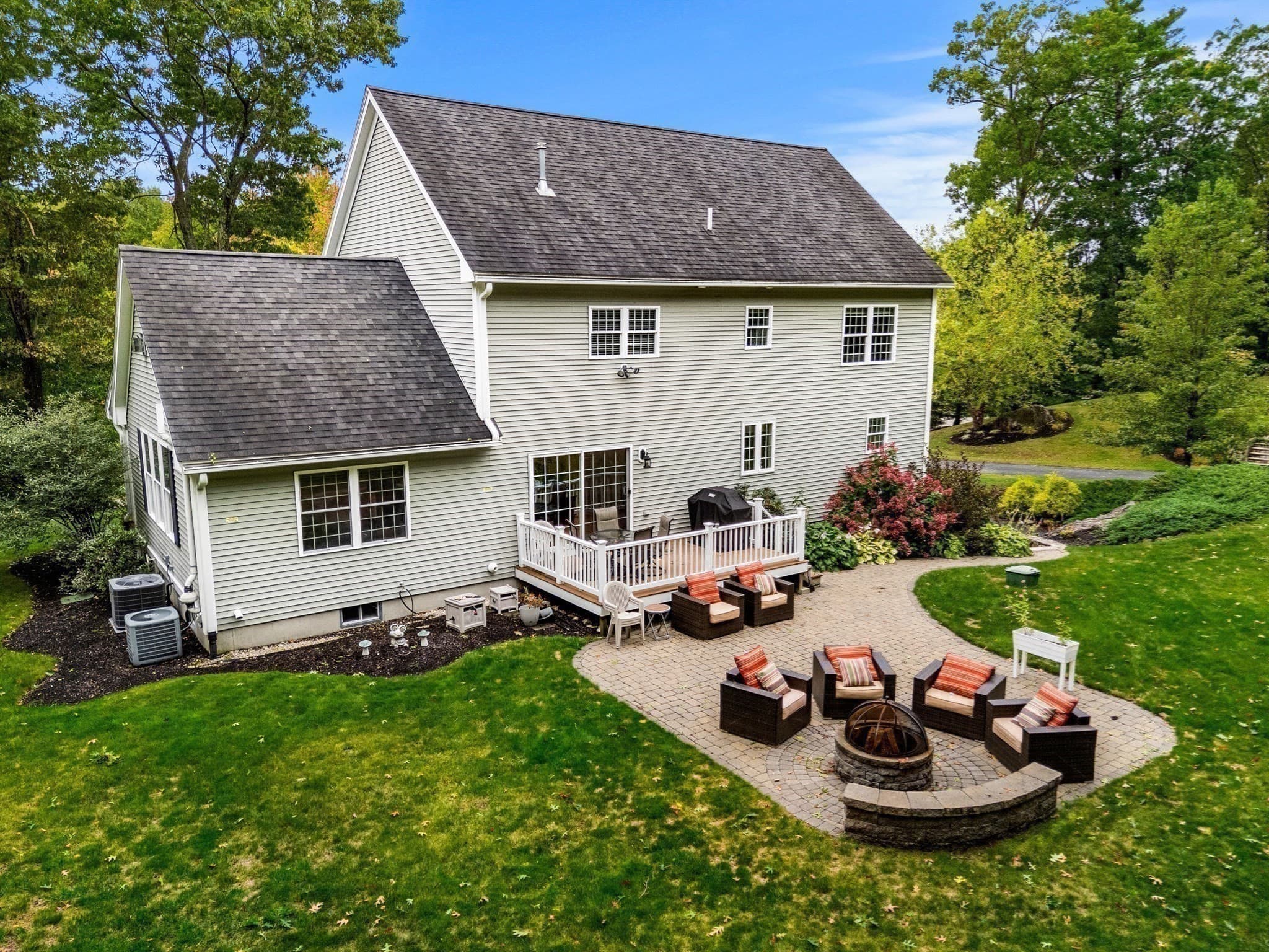 Single Family Residence at 190 Berry St, North Andover MA 01845, North Andover, photo 3 of 39