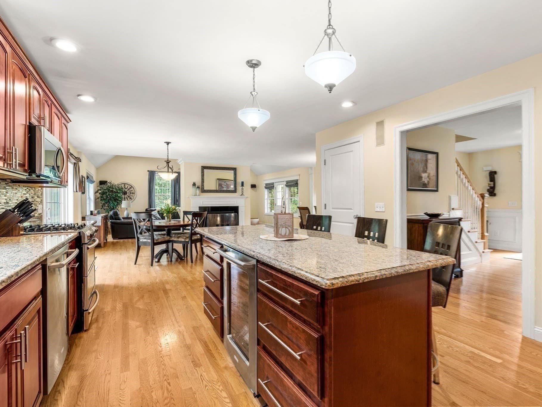 Single Family Residence at 190 Berry St, North Andover MA 01845, North Andover, photo 9 of 39