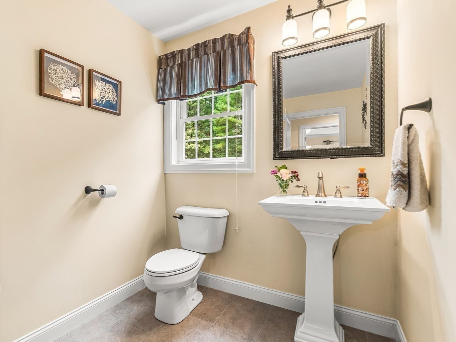 Single Family Residence at 190 Berry St, North Andover MA 01845, North Andover, photo 18 of 39