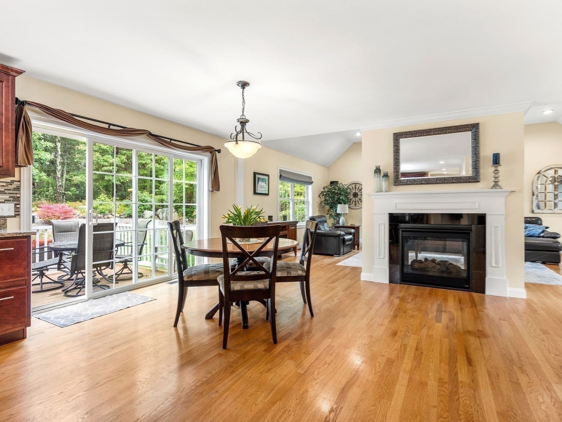 Single Family Residence at 190 Berry St, North Andover MA 01845, North Andover, photo 4 of 39