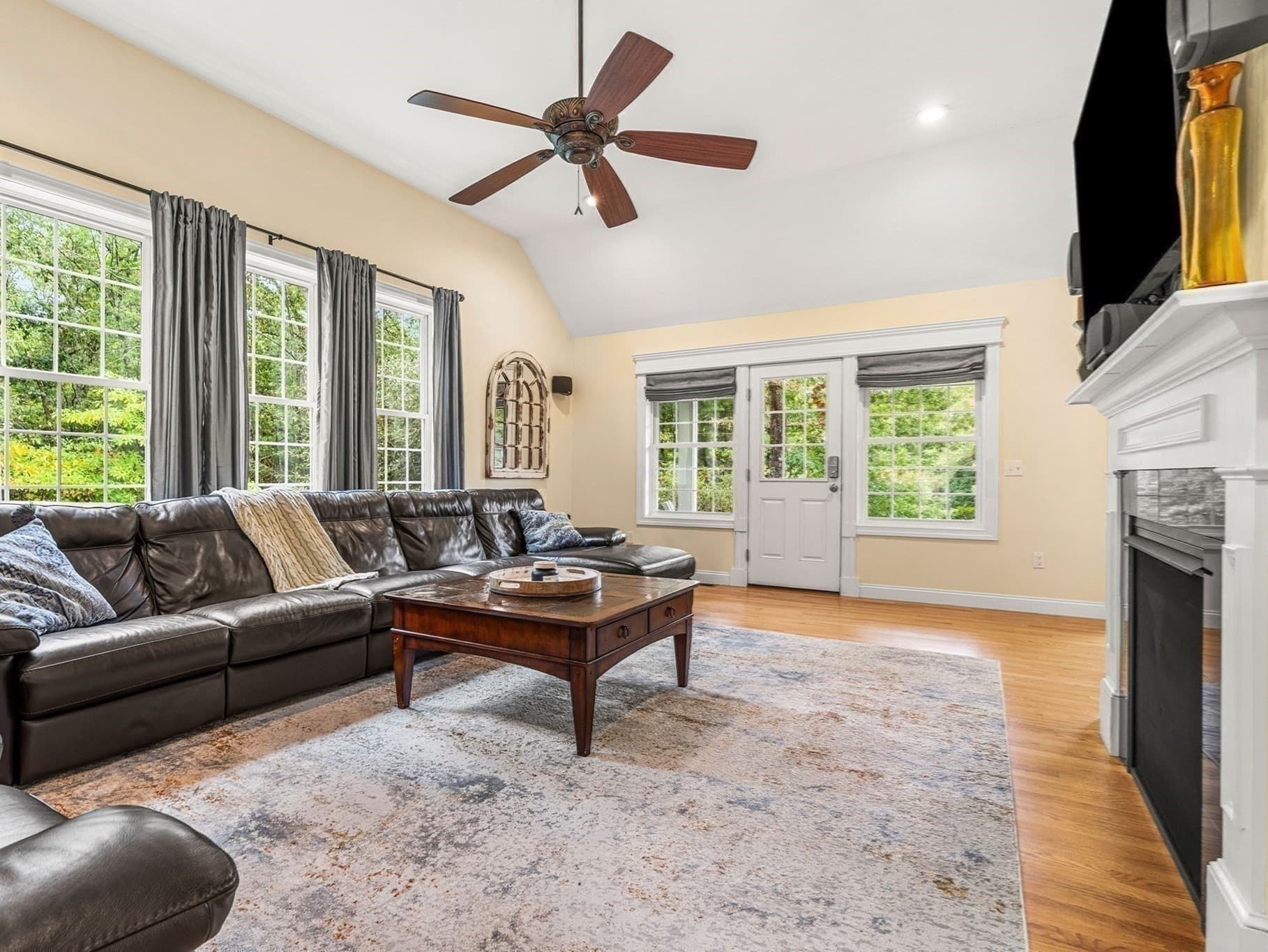 Single Family Residence at 190 Berry St, North Andover MA 01845, North Andover, photo 8 of 39