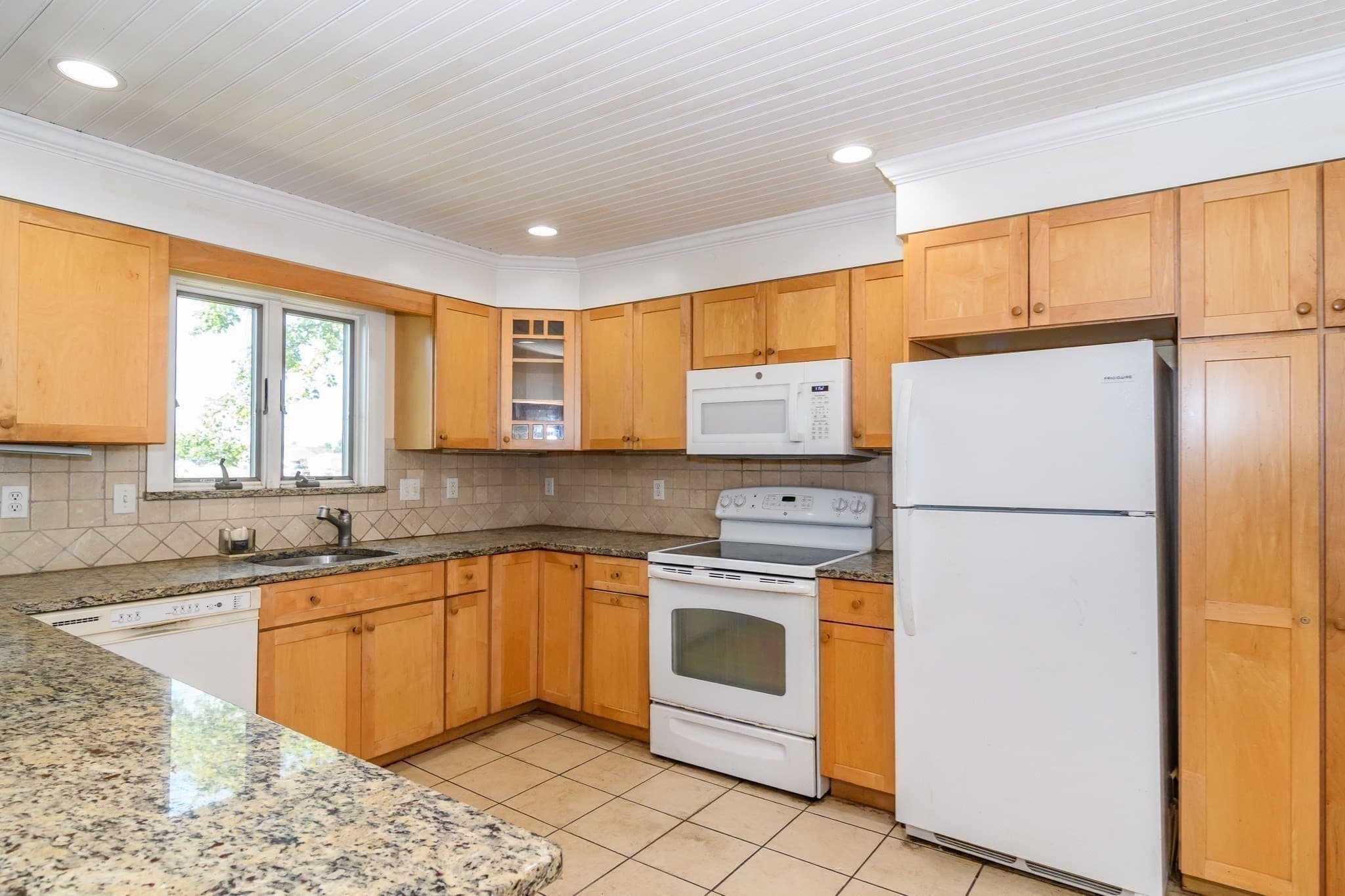 Single Family Residence at 339 Plain St, Millis MA 02054, Millis, photo 5 of 15