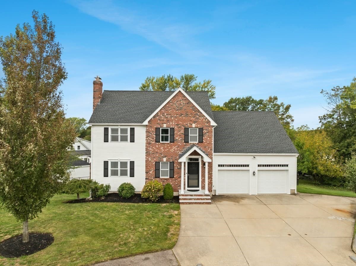 20 Harvest Ln, Braintree MA 02184