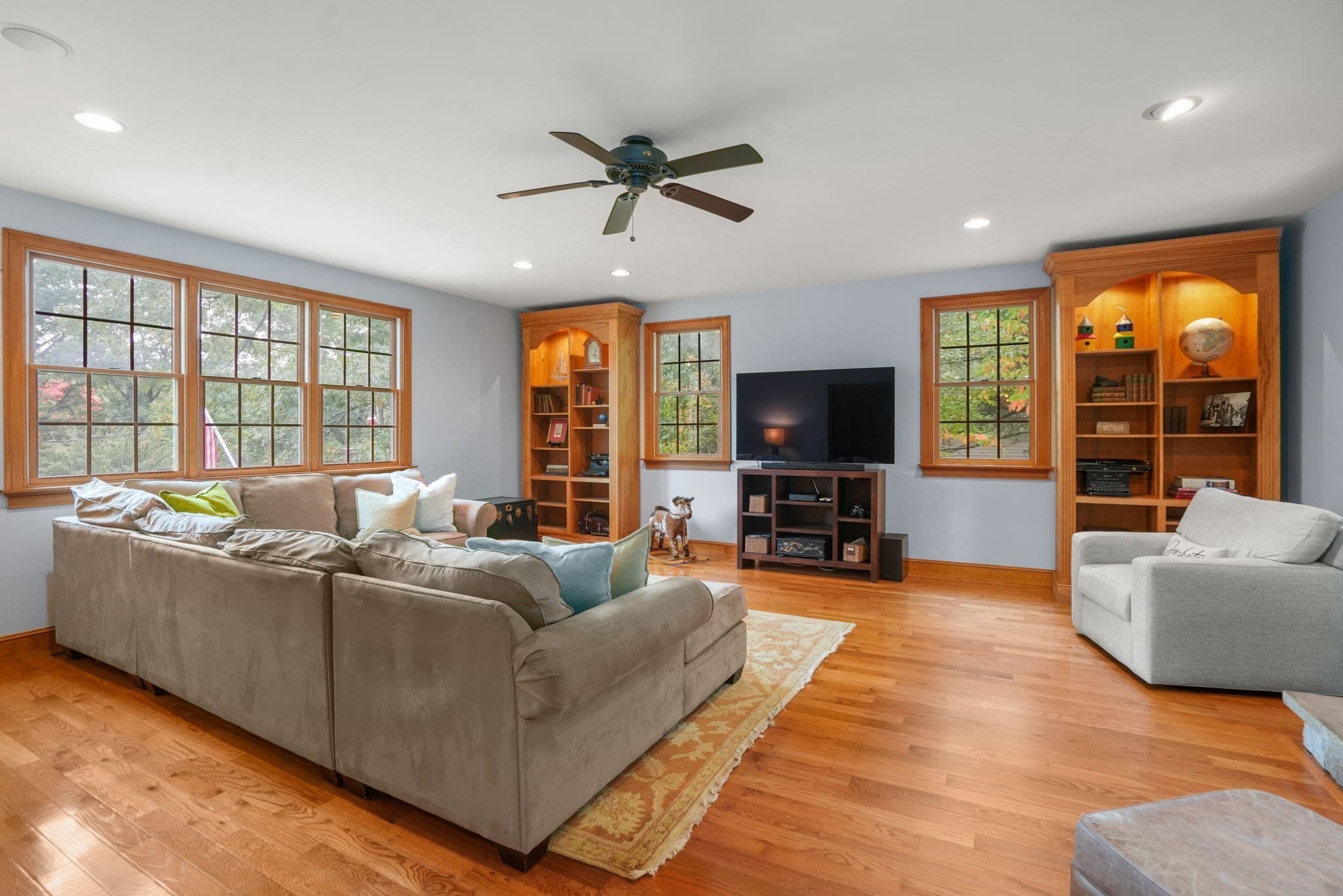 Single Family Residence at 55 Brook Farm Rd, Boston MA 02132, Boston, photo 13 of 32