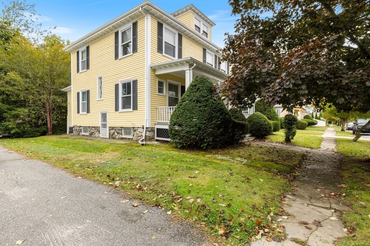 Single Family Residence at 20 Lexington Ave, Haverhill MA 01835, Haverhill, photo 2 of 31