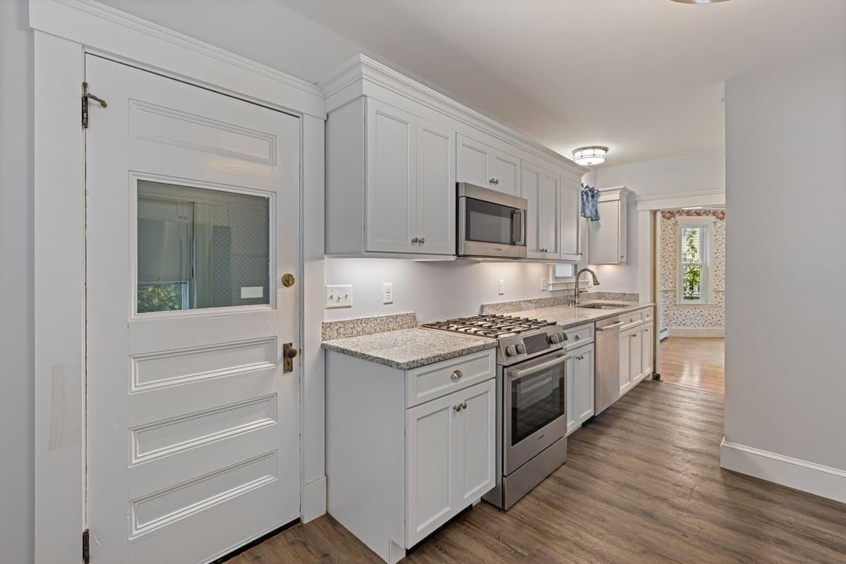 Single Family Residence at 20 Lexington Ave, Haverhill MA 01835, Haverhill, photo 13 of 31