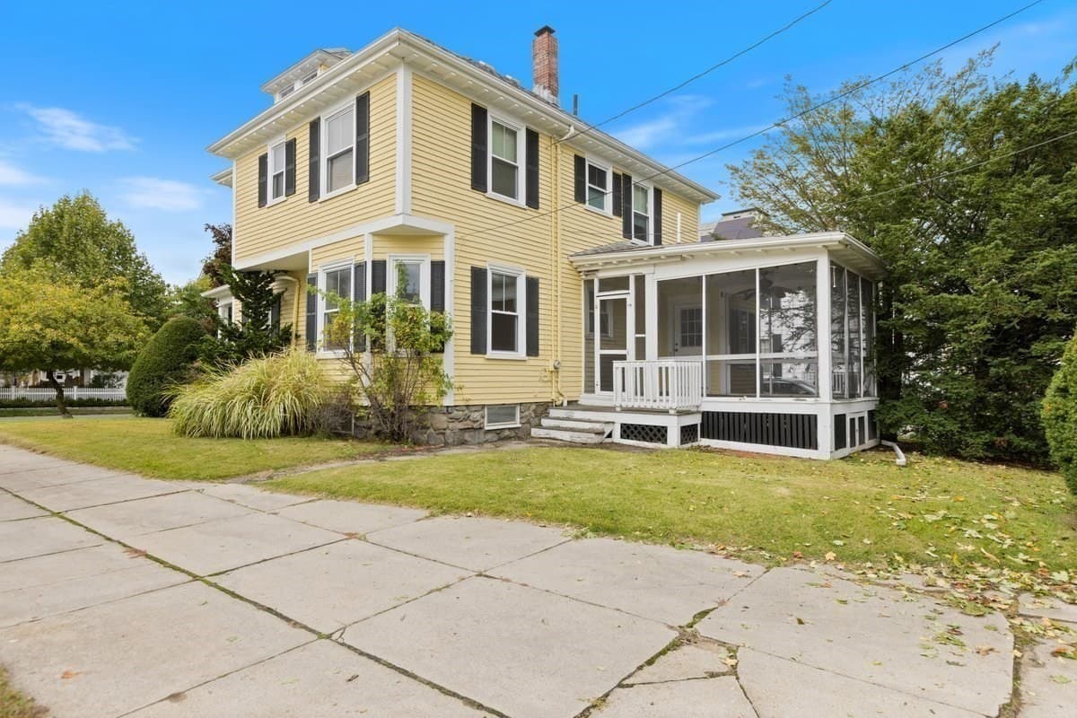 Single Family Residence at 20 Lexington Ave, Haverhill MA 01835, Haverhill, photo 3 of 31