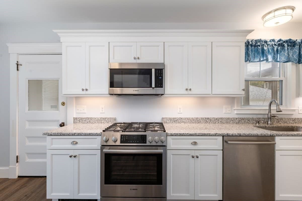 Single Family Residence at 20 Lexington Ave, Haverhill MA 01835, Haverhill, photo 15 of 31
