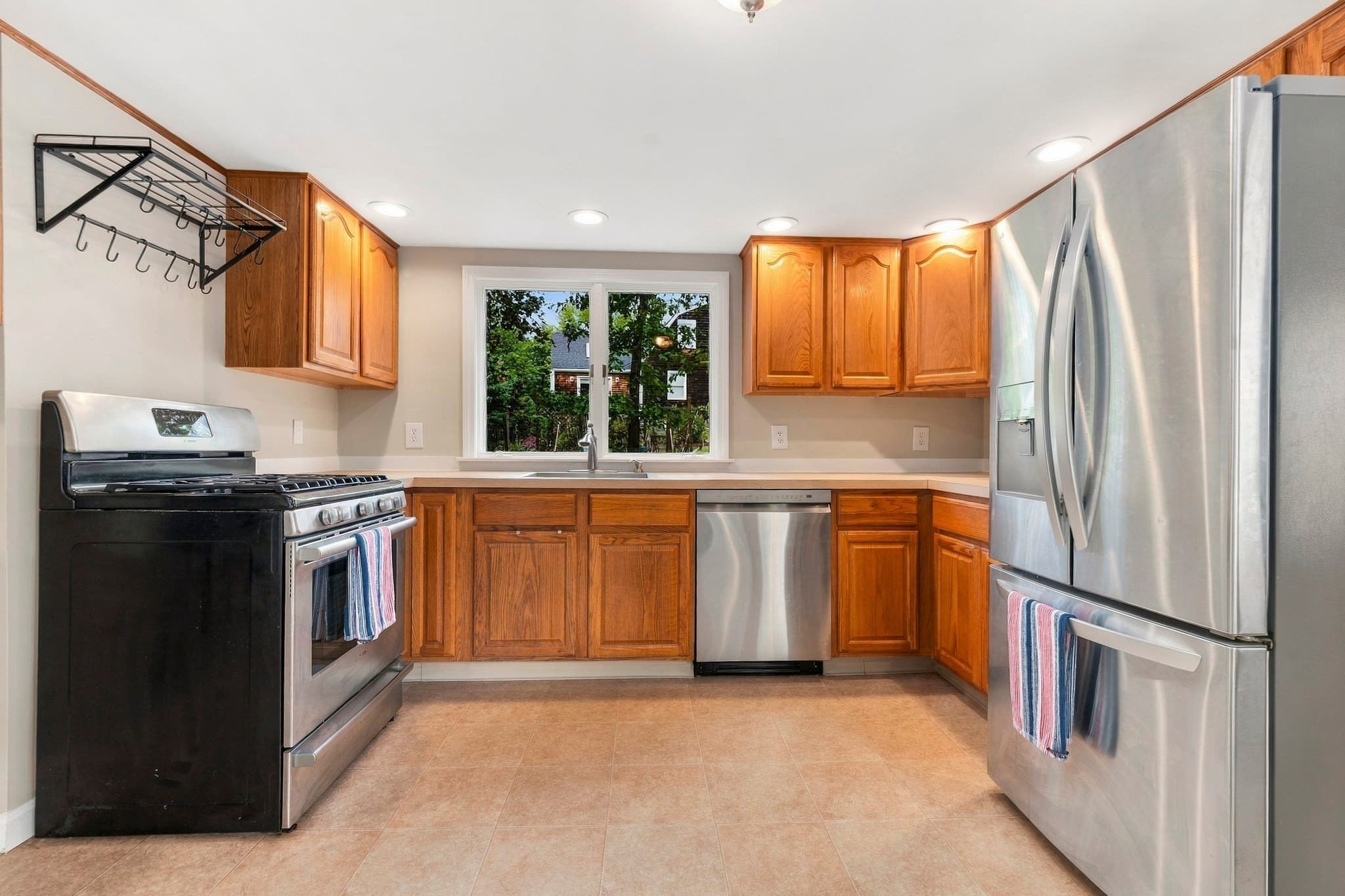 Single Family Residence at 16 Clifford Ct, Hingham MA 02043, Hingham, photo 14 of 30
