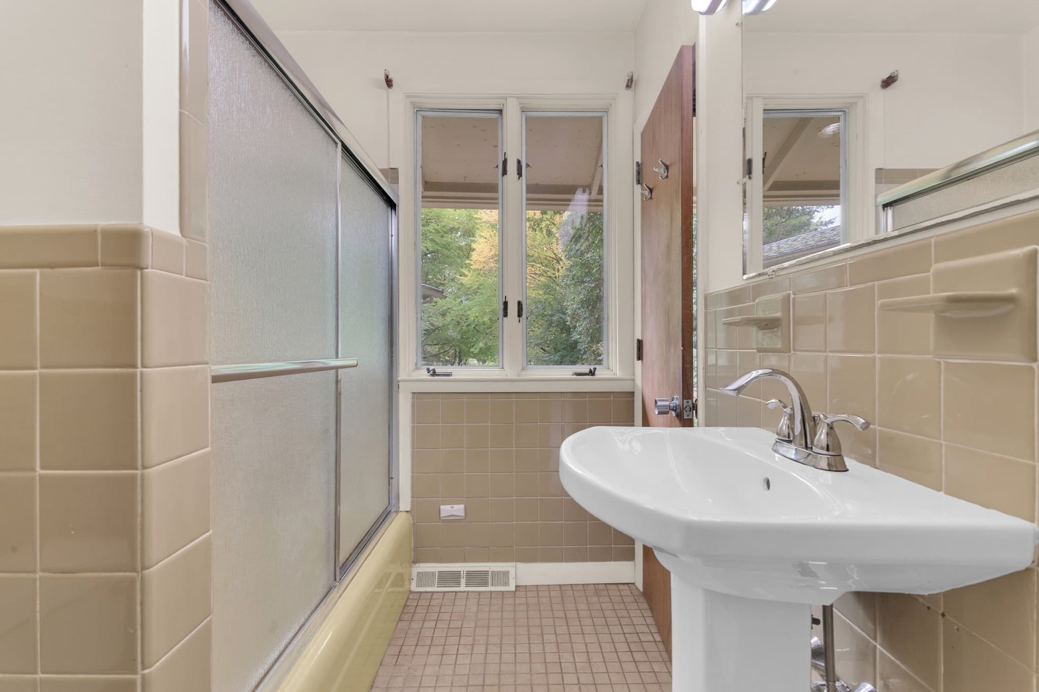 Single Family Residence at 16 Ward Lane, Sherborn MA 01770, Sherborn, photo 12 of 36