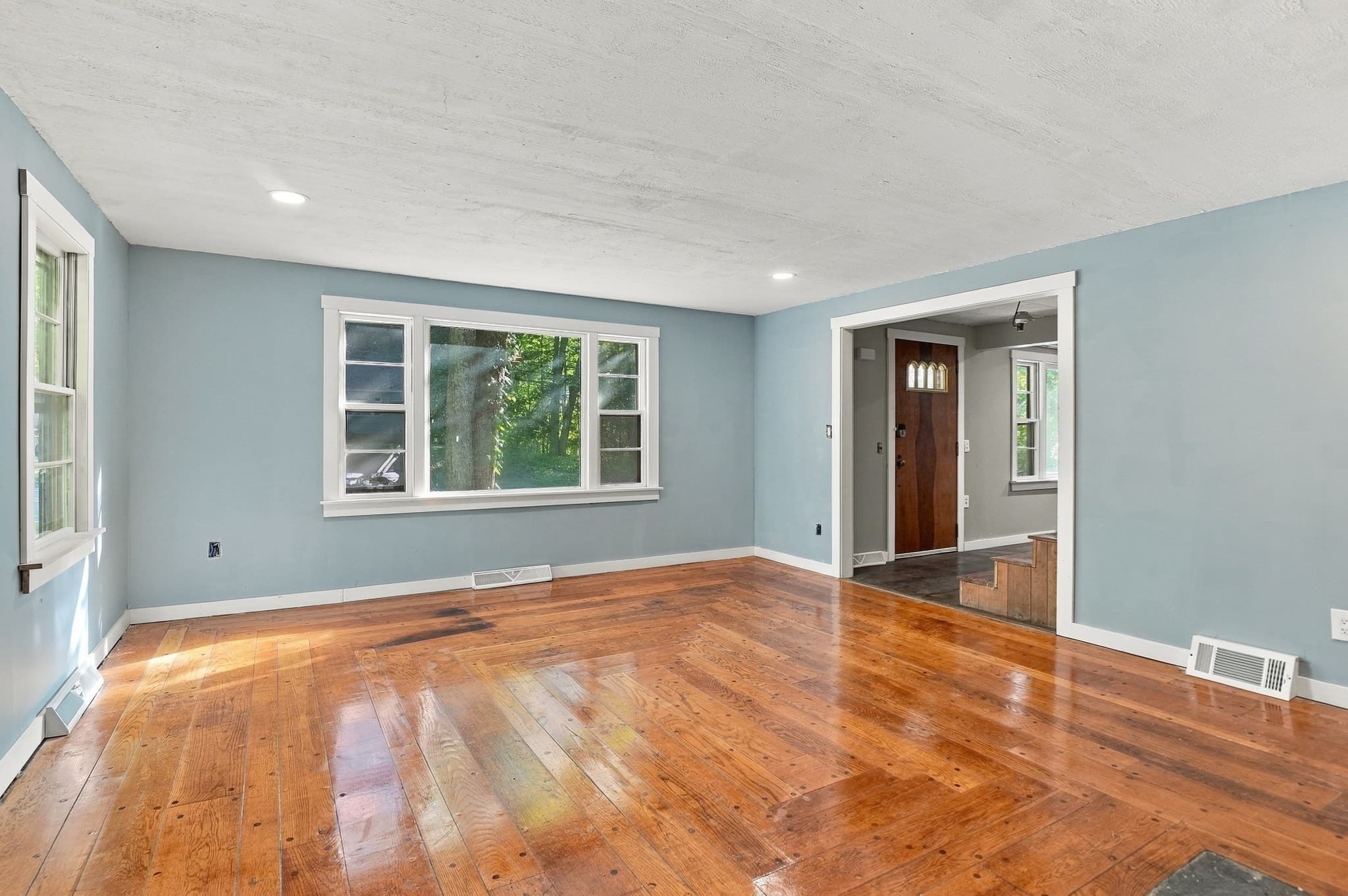 Single Family Residence at 306 Leominster Road, Sterling MA 01564, Sterling, photo 6 of 37