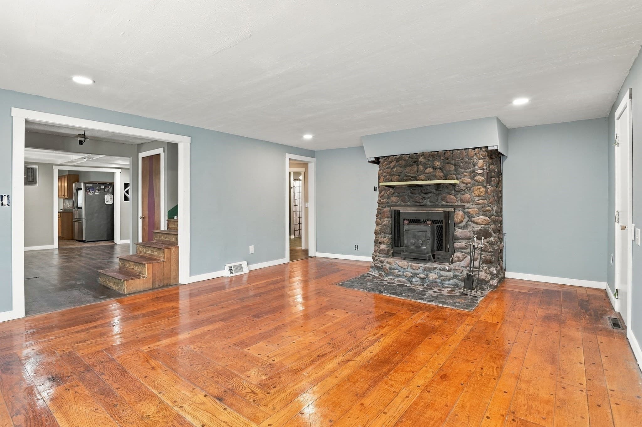Single Family Residence at 306 Leominster Road, Sterling MA 01564, Sterling, photo 7 of 37