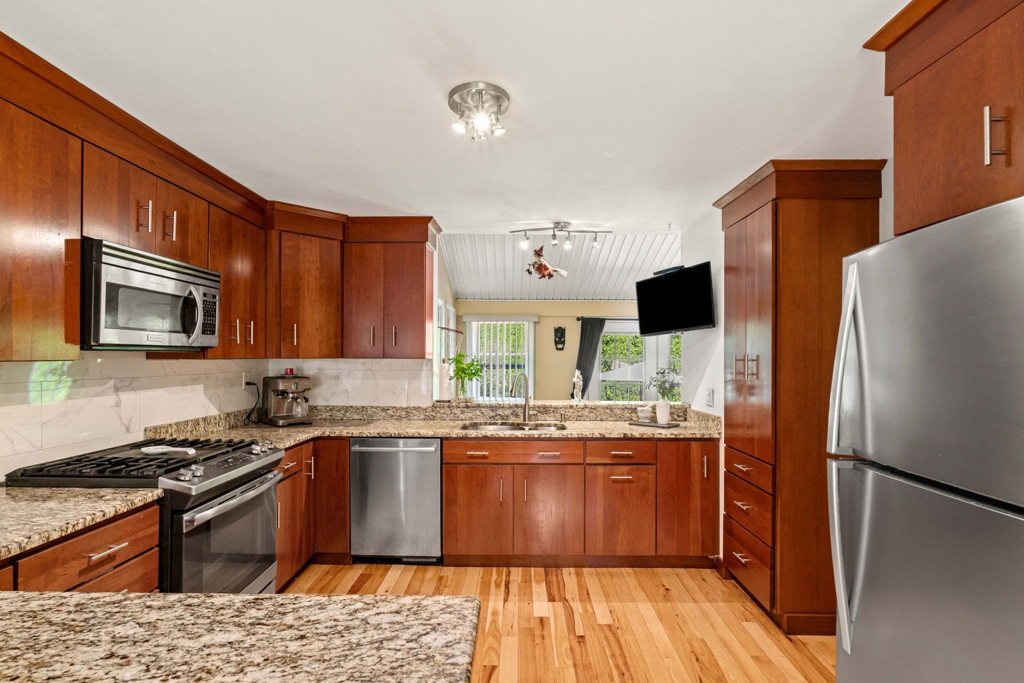 Single Family Residence at 52 Thornton Ave, Methuen MA 01844, Methuen, photo 3 of 32