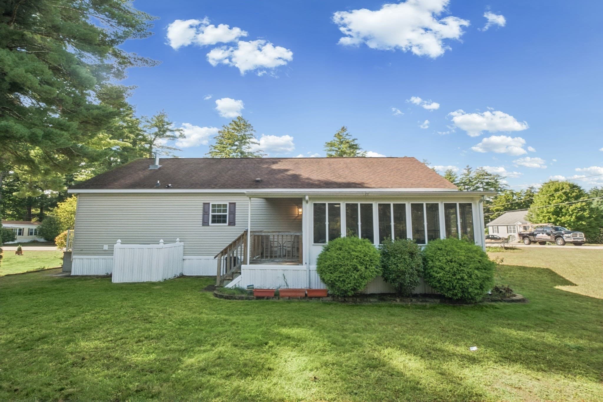 Mobile Home at 2 Hawthorne Ln, Nashua NH 03062, Nashua, photo 2 of 40