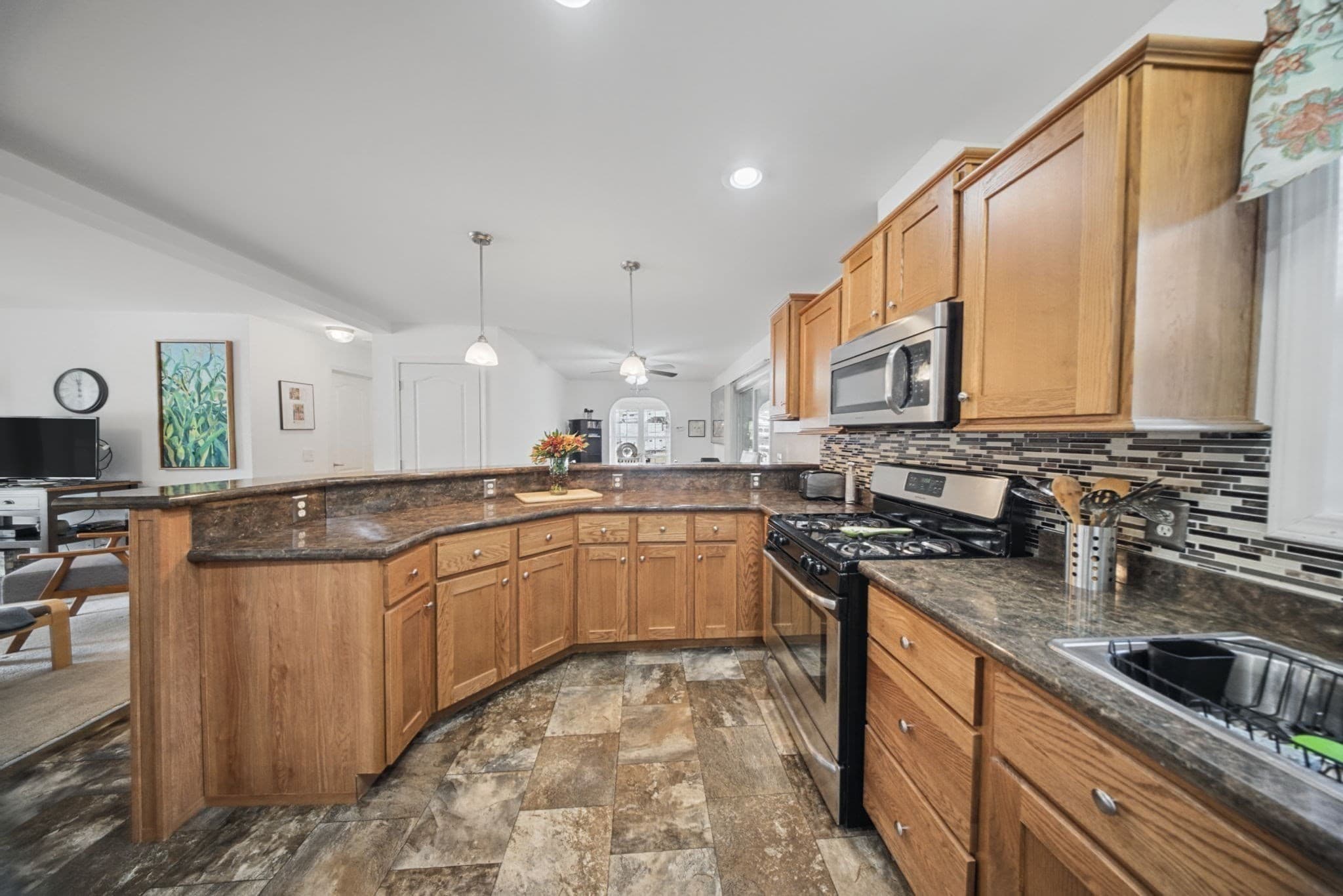 Mobile Home at 2 Hawthorne Ln, Nashua NH 03062, Nashua, photo 12 of 40