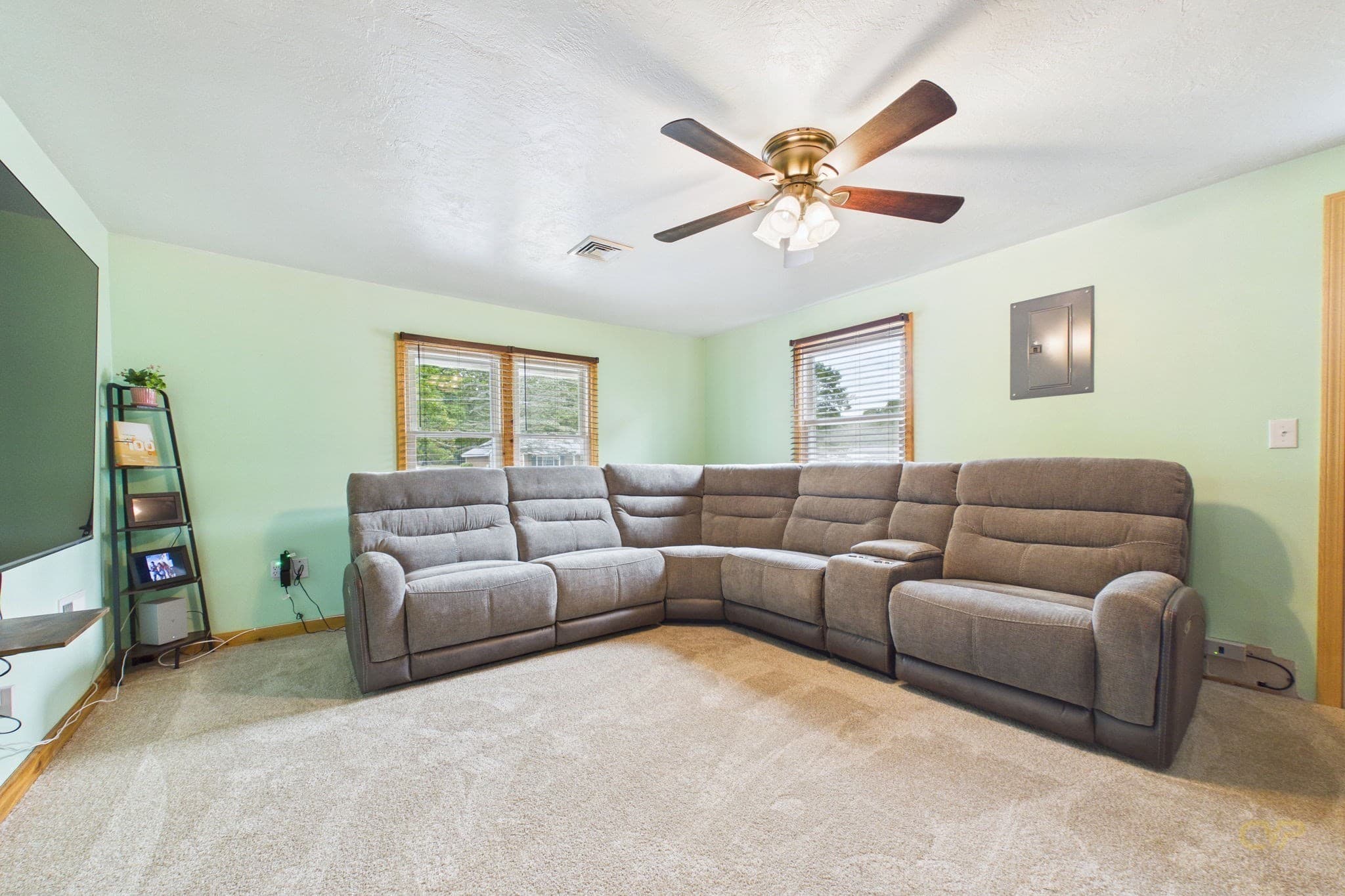 Single Family Residence at 186 Powderhorn Dr, Taunton MA 02780, Taunton, photo 4 of 27