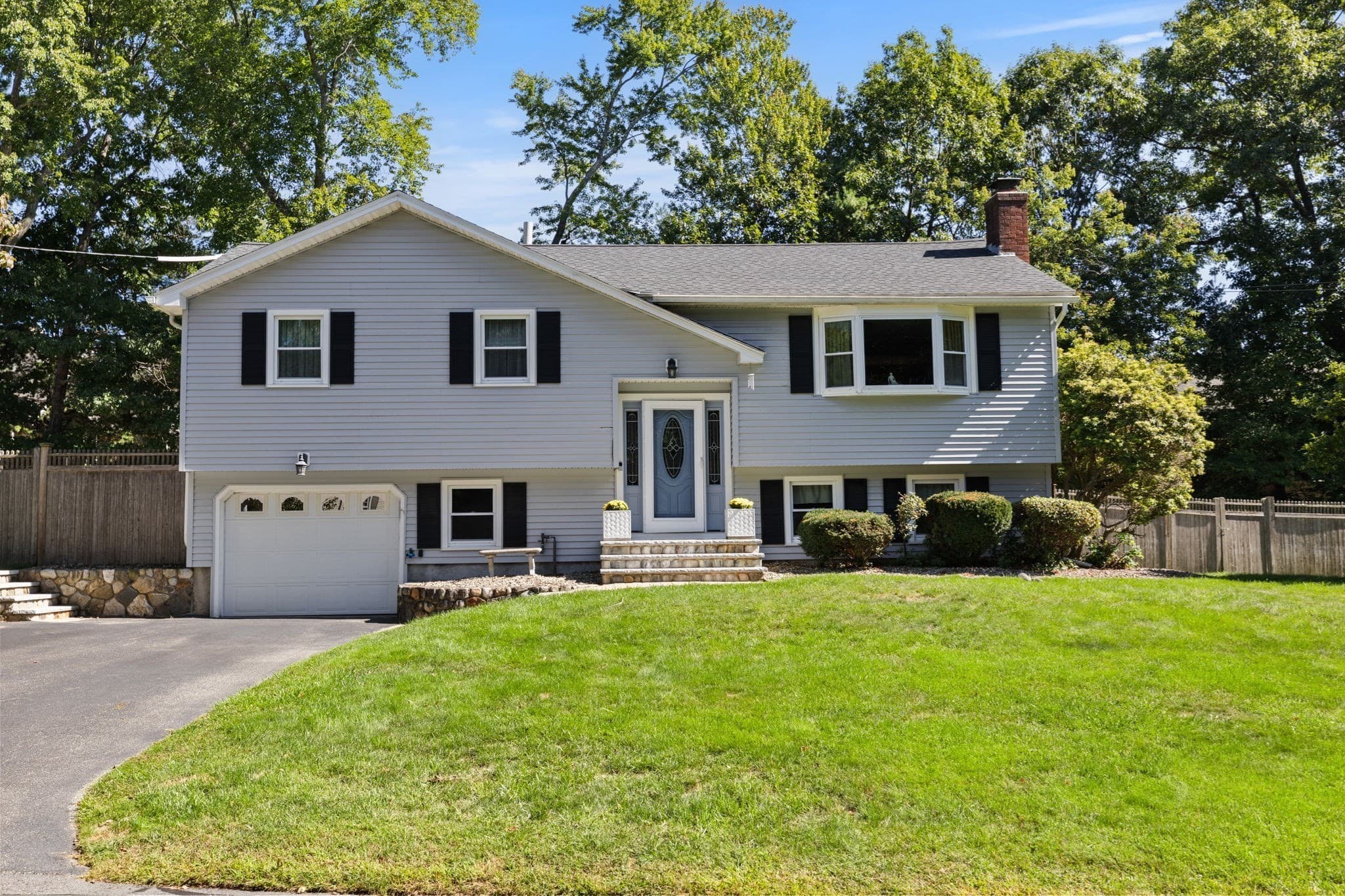 115 Quincy Rd, Tewksbury MA 01876