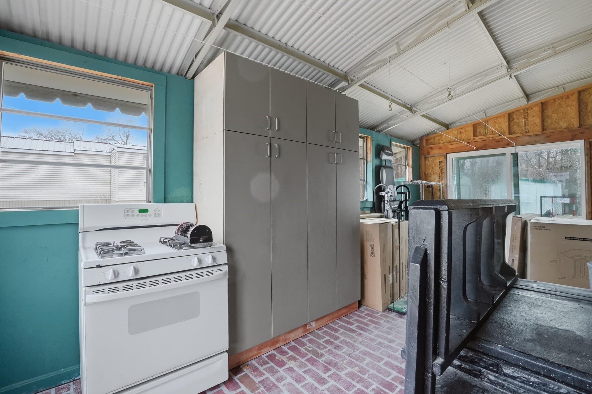 Mobile Home at 17 Conestoga Trail, Brookfield MA 01506, Brookfield, photo 4 of 20