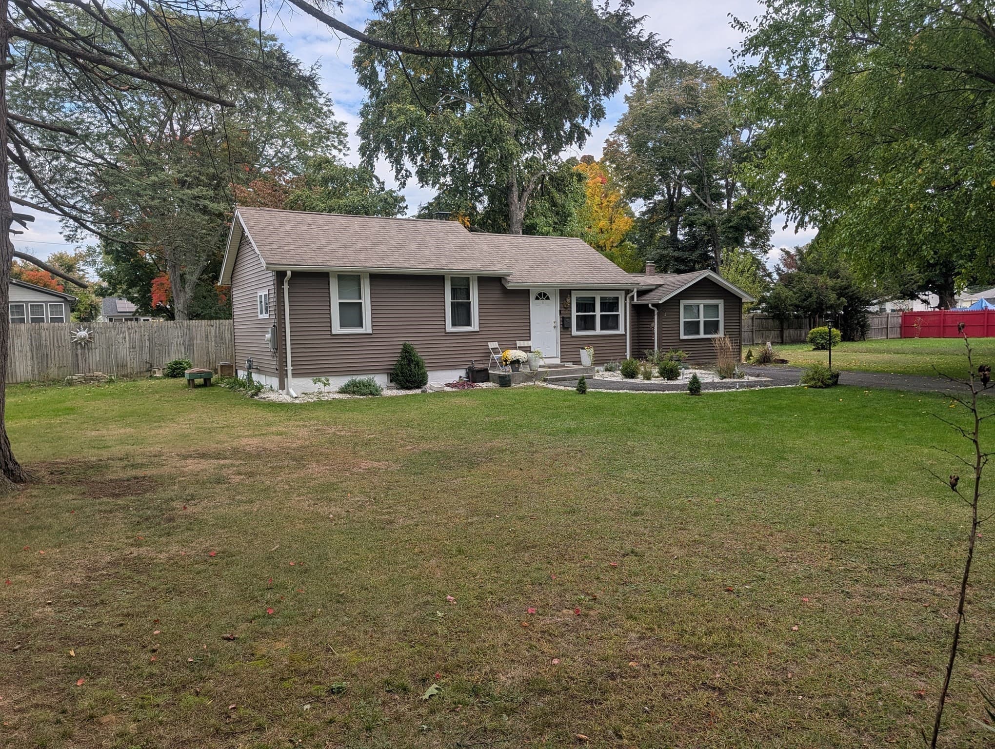 Single Family Residence at 195 Ambrose, Springfield MA 01109, Springfield, photo 7 of 9