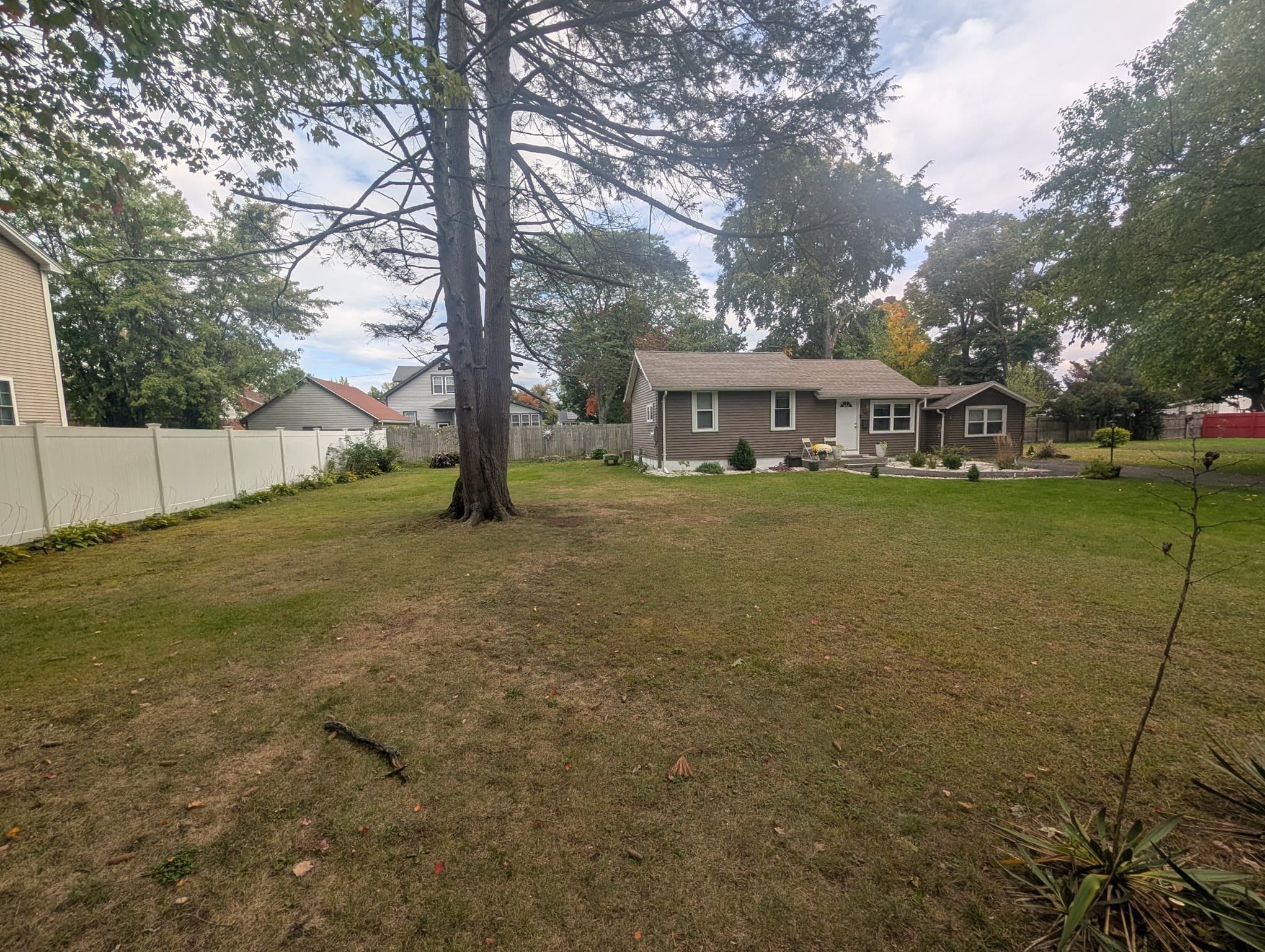 Single Family Residence at 195 Ambrose, Springfield MA 01109, Springfield, photo 8 of 9